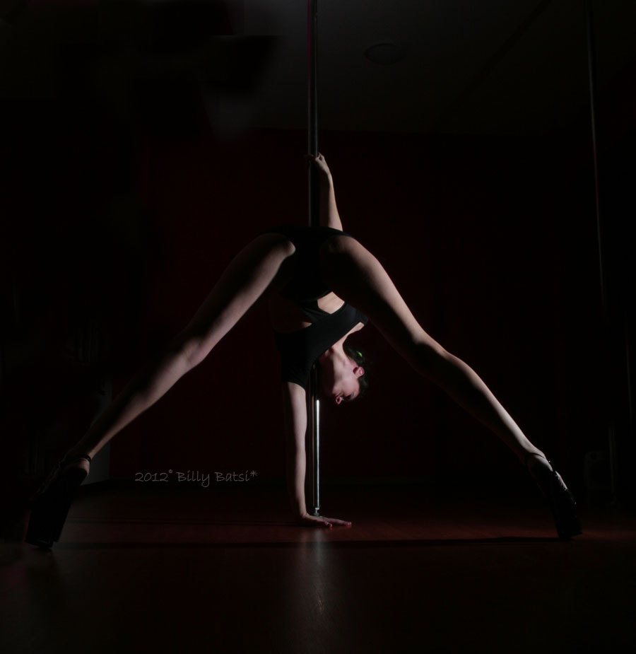 Canon EOS 5D + Sigma 24-70mm F2.8 EX DG Macro sample photo. Pole photography