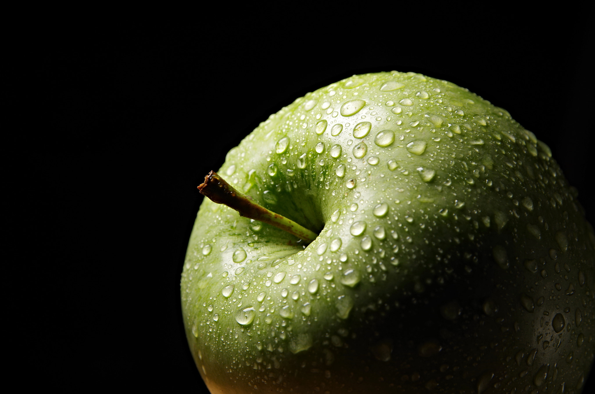 Sigma 17-70mm F2.8-4 DC Macro OS HSM sample photo. Apple #2 photography