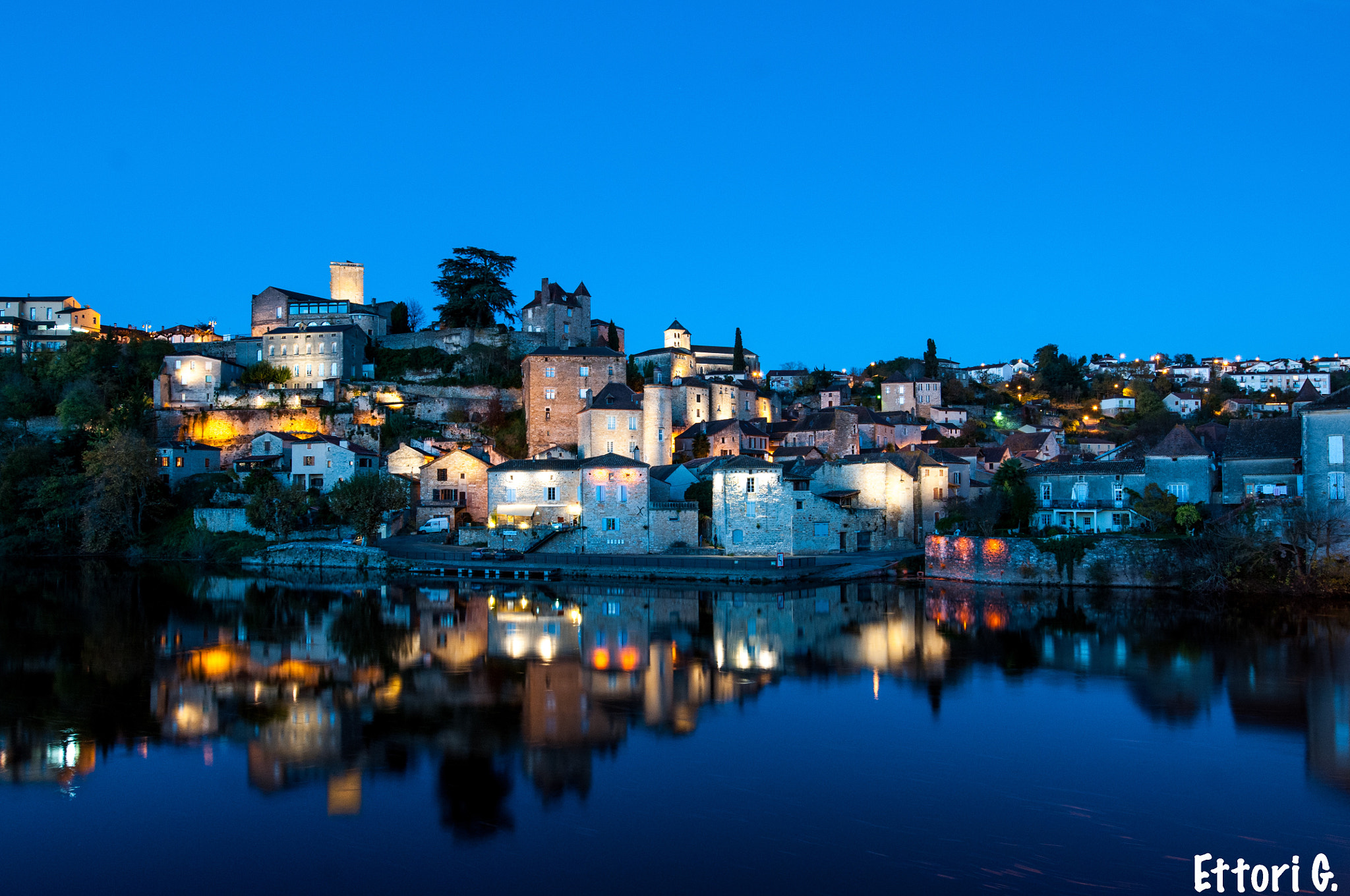 Nikon AF-S Nikkor 14-24mm F2.8G ED sample photo. Puy-l'evêque photography