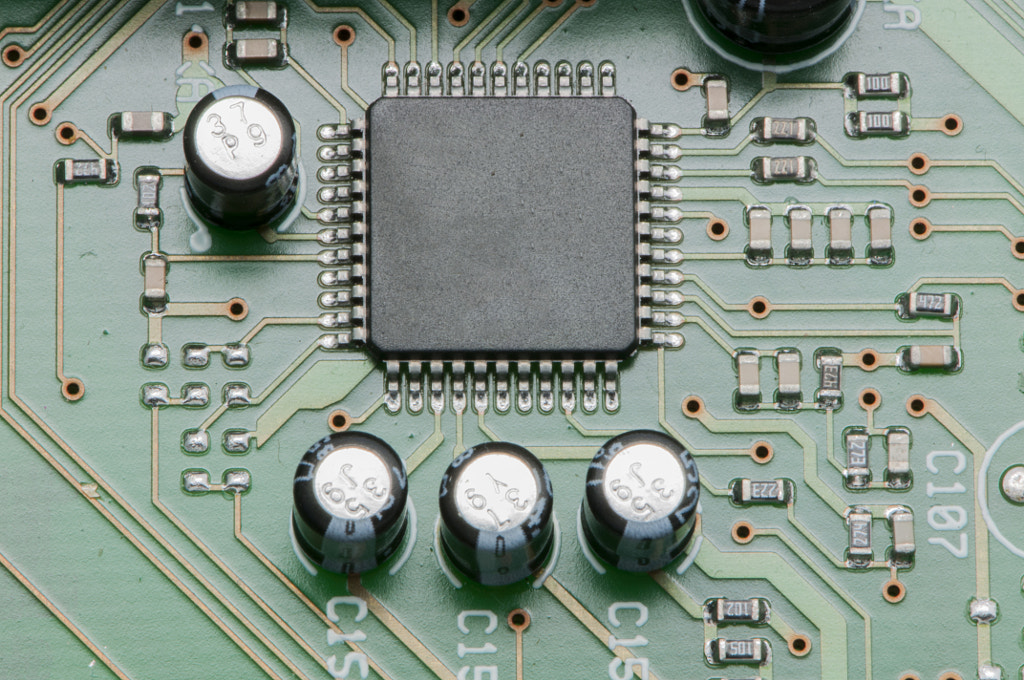 microcontroller board by Arnau ramos Oviedo on 500px.com
