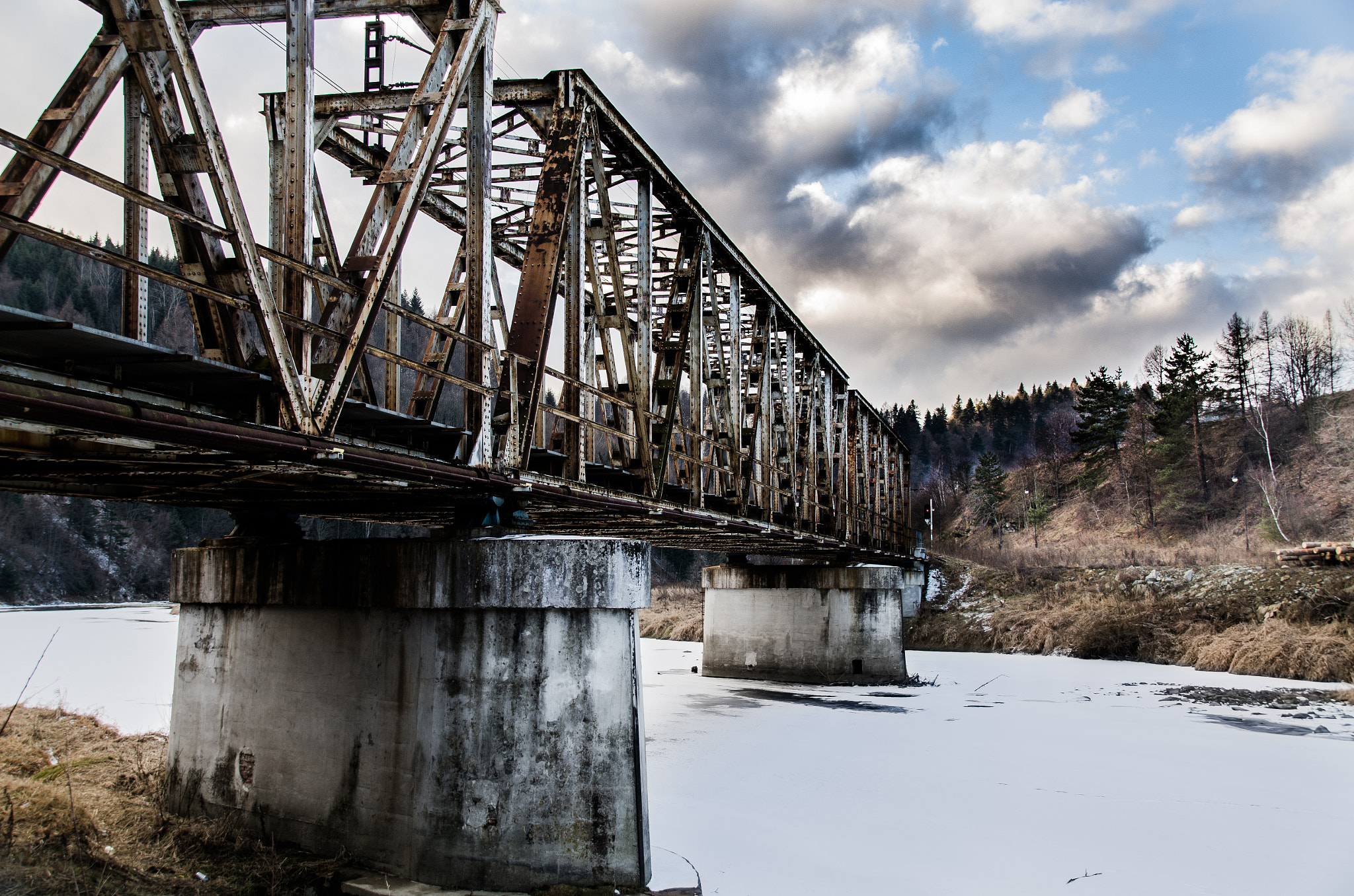 Nikon D7000 + Nikon PC-E Nikkor 24mm F3.5D ED Tilt-Shift sample photo. Old bridge in winter. photography