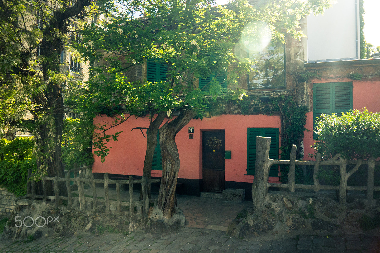 Panasonic Lumix DMC-GH2 sample photo. Au lapin agile photography