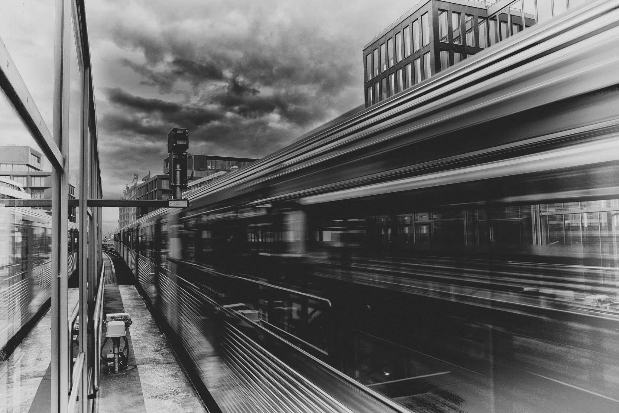 24mm F1.4 sample photo. Speed photography