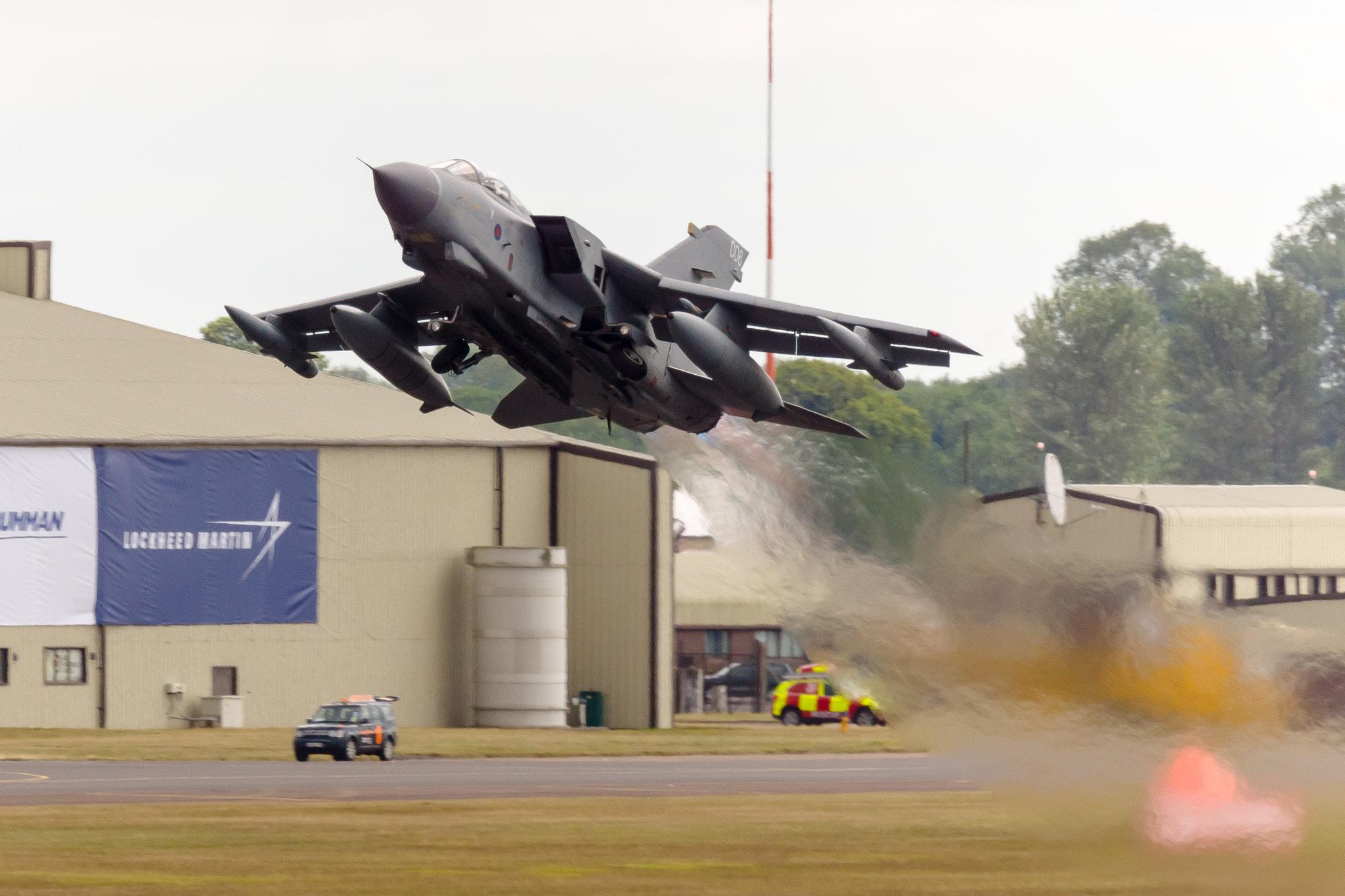 Sony 70-300mm F4.5-5.6 G SSM sample photo. Tornado jelly photography