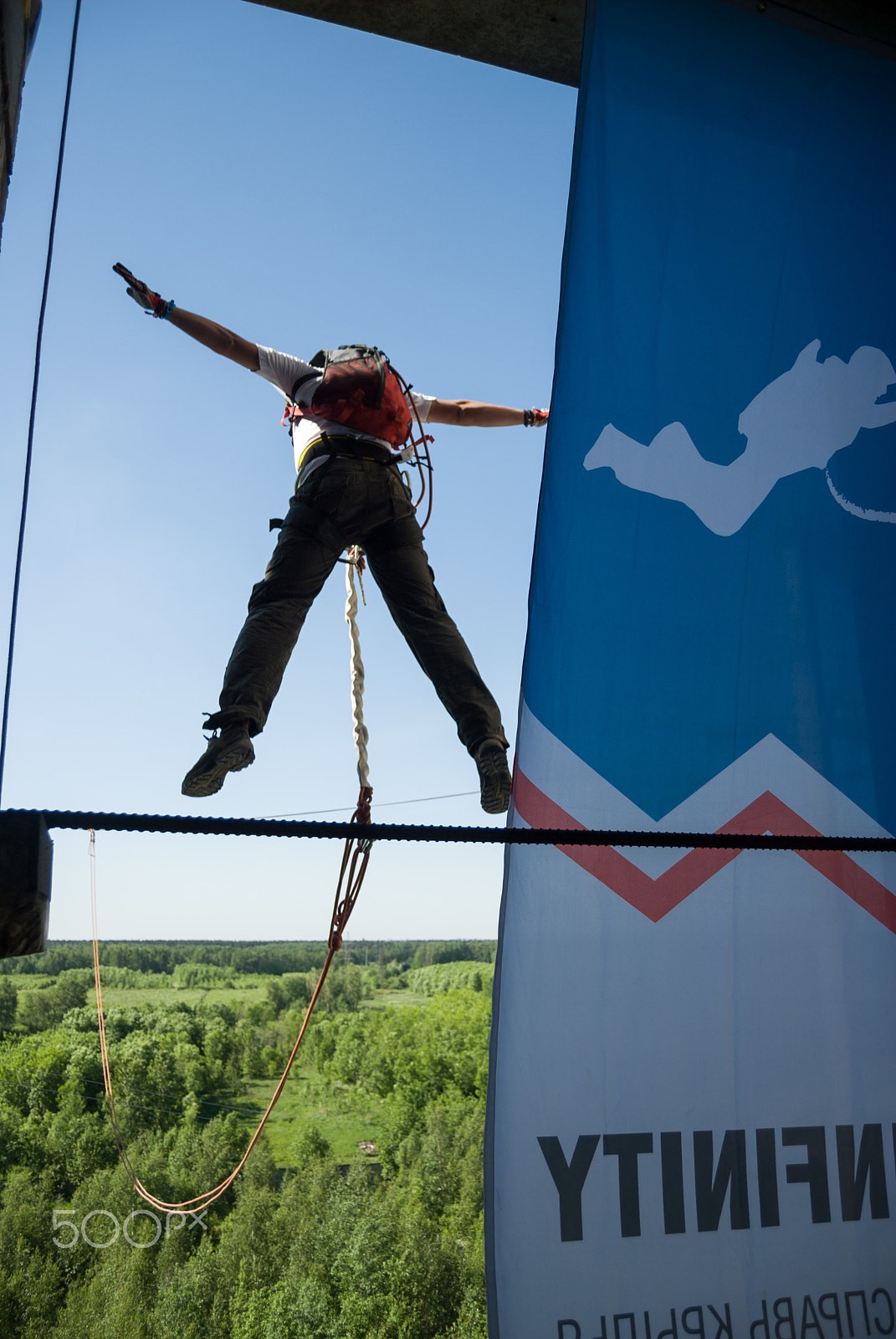 Nikon D200 + AF-S DX Zoom-Nikkor 18-55mm f/3.5-5.6G ED sample photo. Extreme sports ropejumping photography