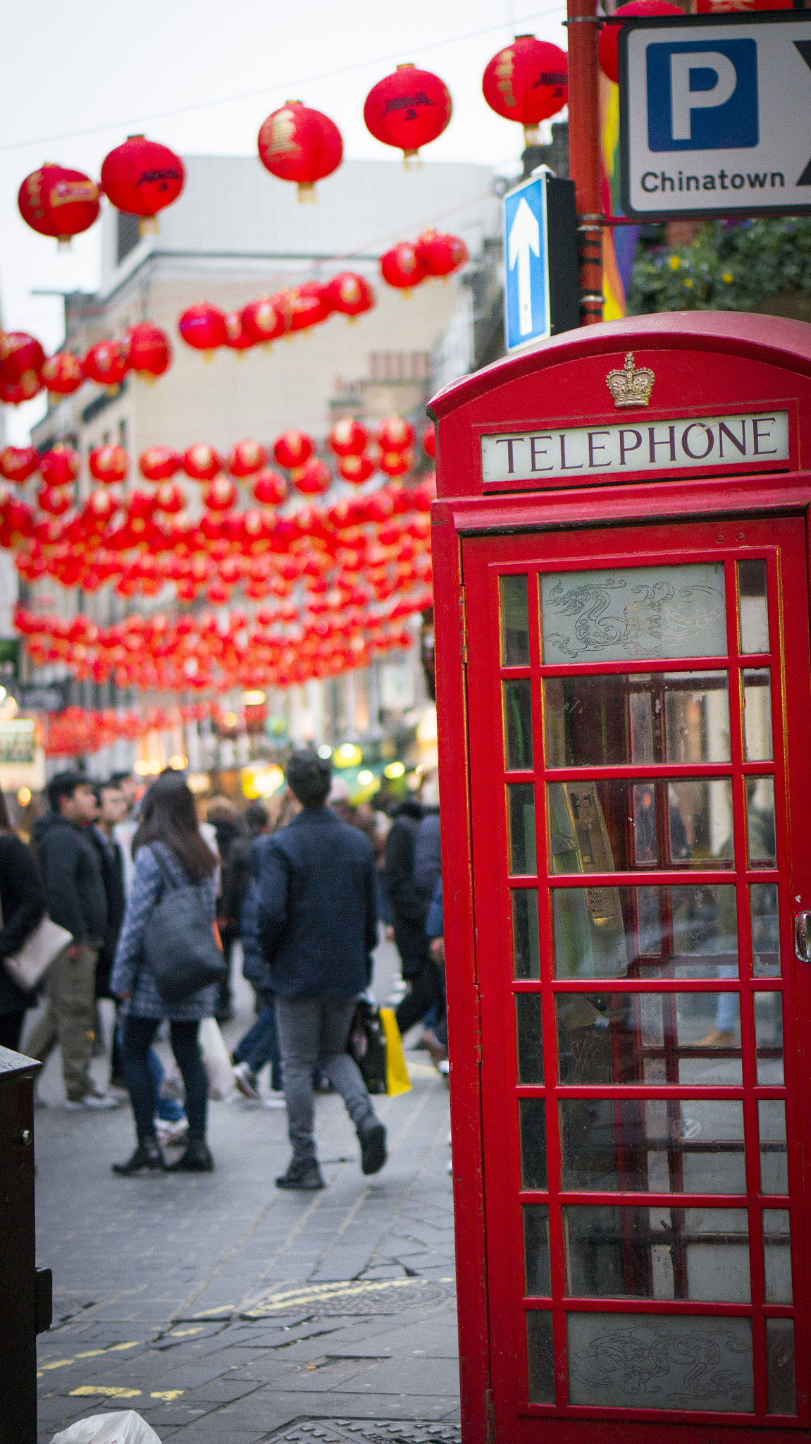 Sony Alpha NEX-5T + E 50mm F1.8 OSS sample photo. London phone box photography