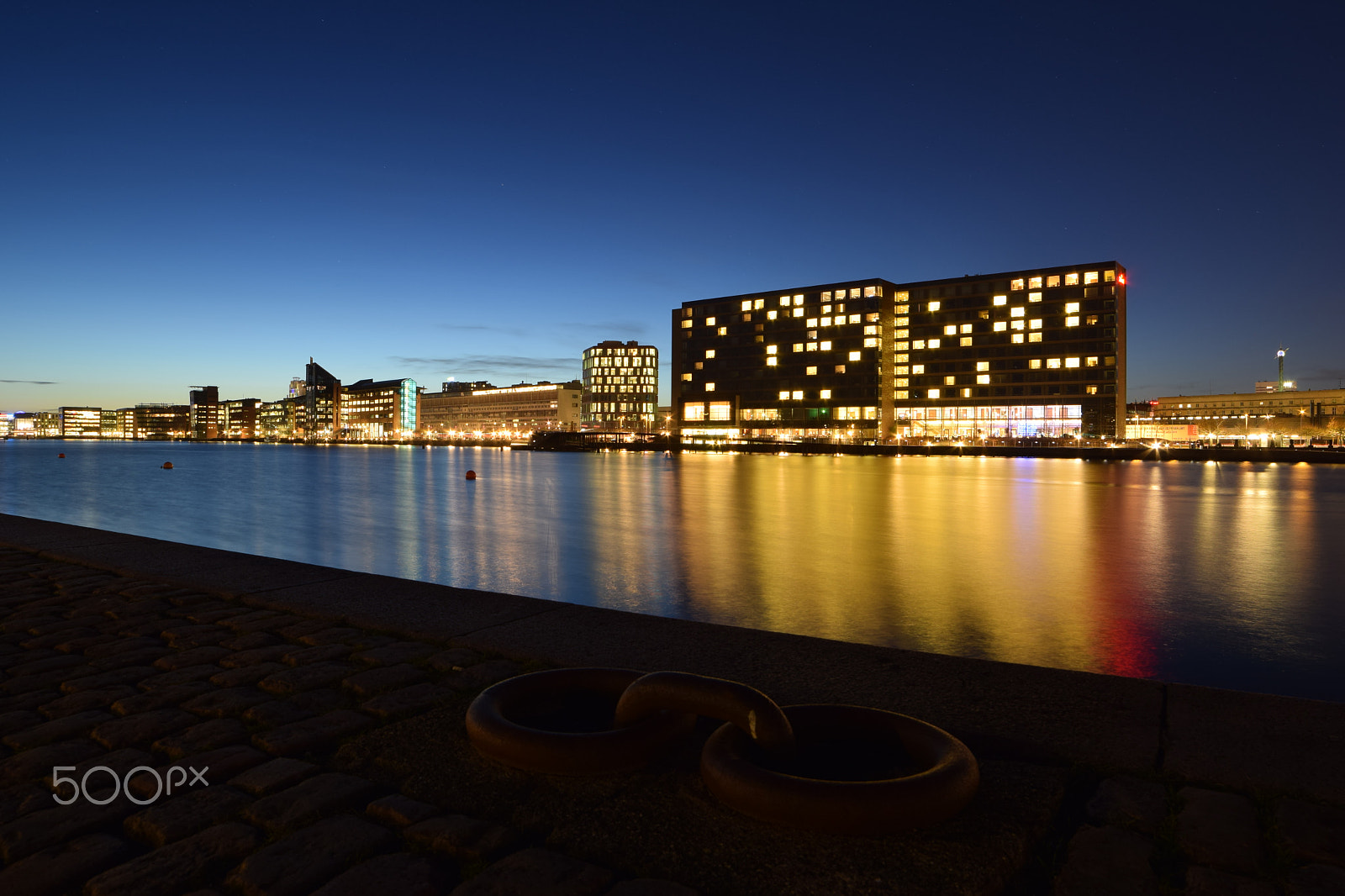 Samyang 14mm F2.8 ED AS IF UMC sample photo. Islands brygge by night photography