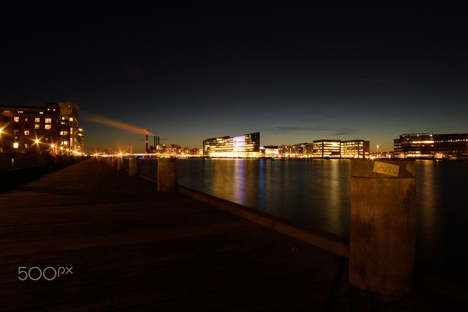 Samyang 14mm F2.8 ED AS IF UMC sample photo. Islands brygge by night photography