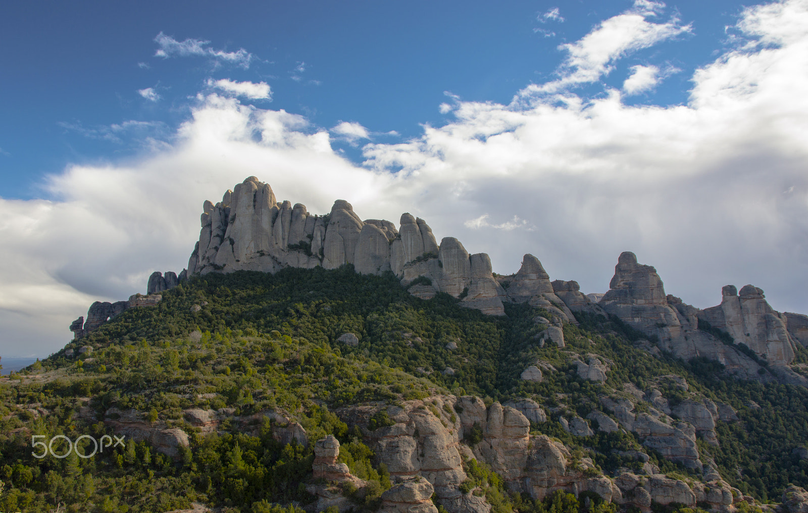 Sigma 17-70mm F2.8-4 DC Macro OS HSM | C sample photo. Hiking in montserrat photography