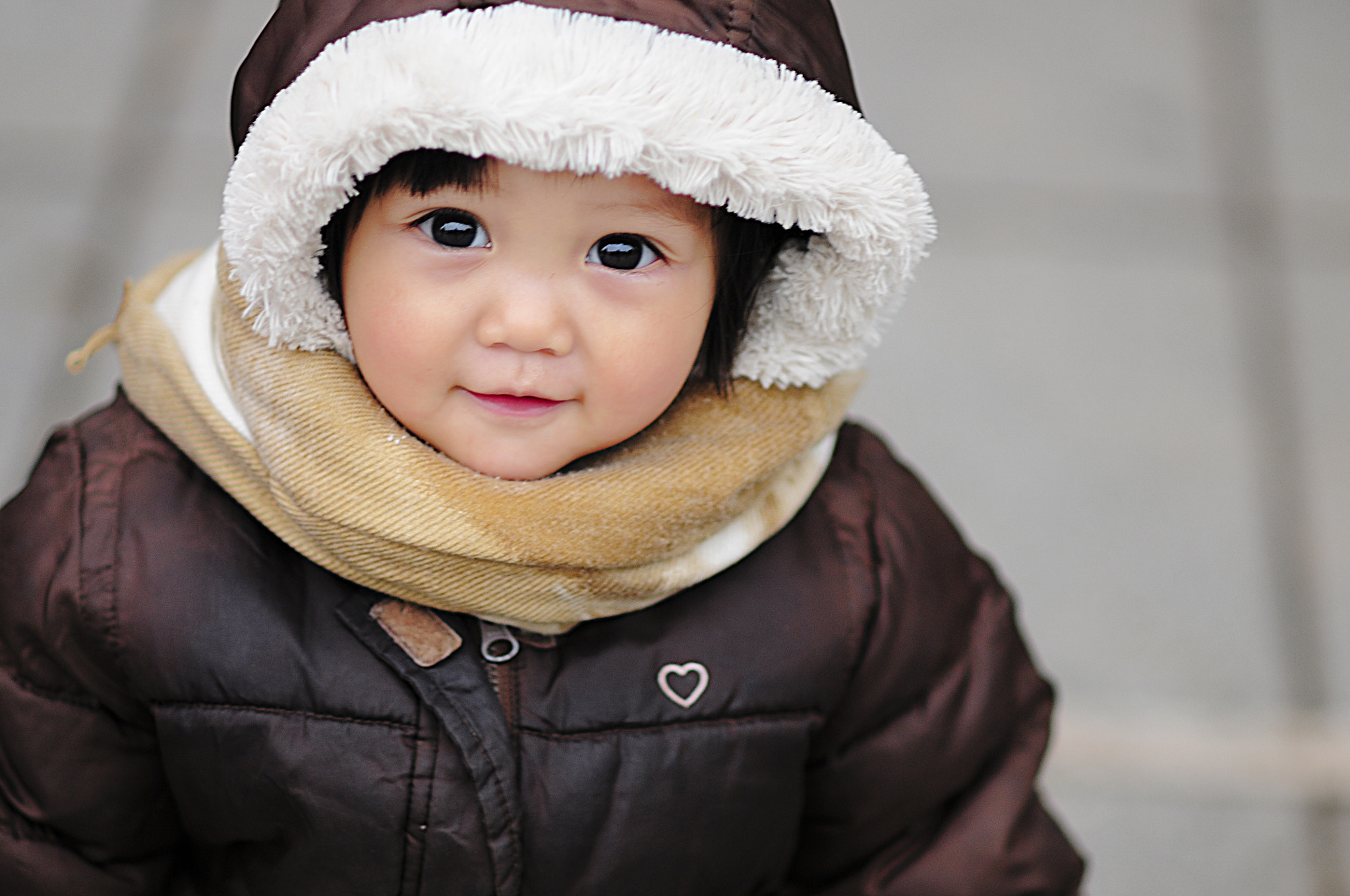 Nikon D300S + Nikon AF Nikkor 105mm F2D DC sample photo. A child with black pearl beautiful eyes photography