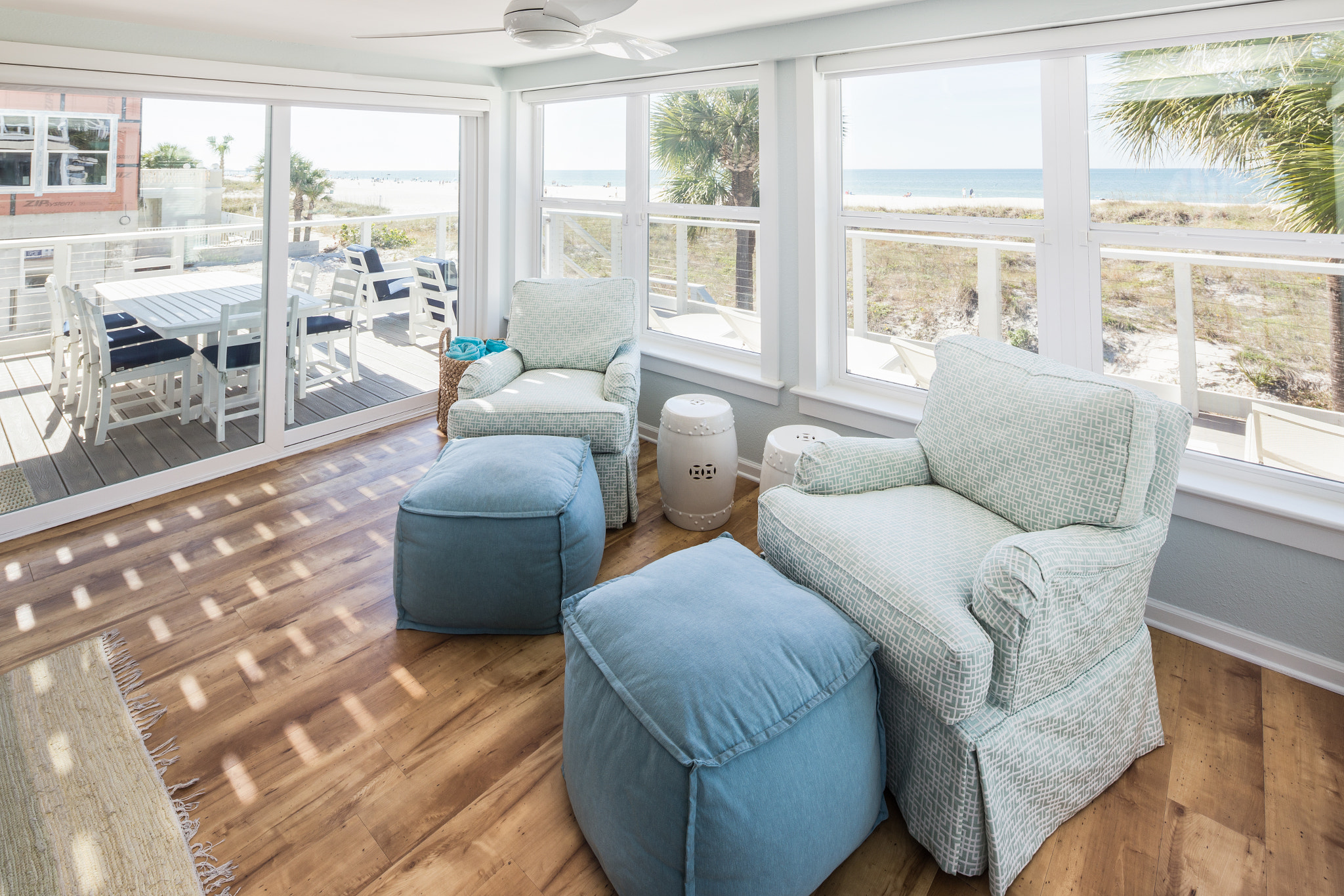 Canon TS-E 17mm F4L Tilt-Shift sample photo. Sunroom photography