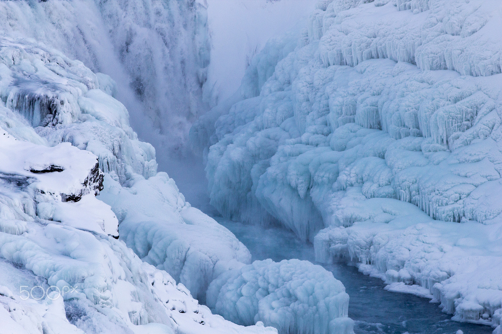 Canon EOS 600D (Rebel EOS T3i / EOS Kiss X5) + Canon EF 200mm F2.8L II USM sample photo. Frozen waterfall photography