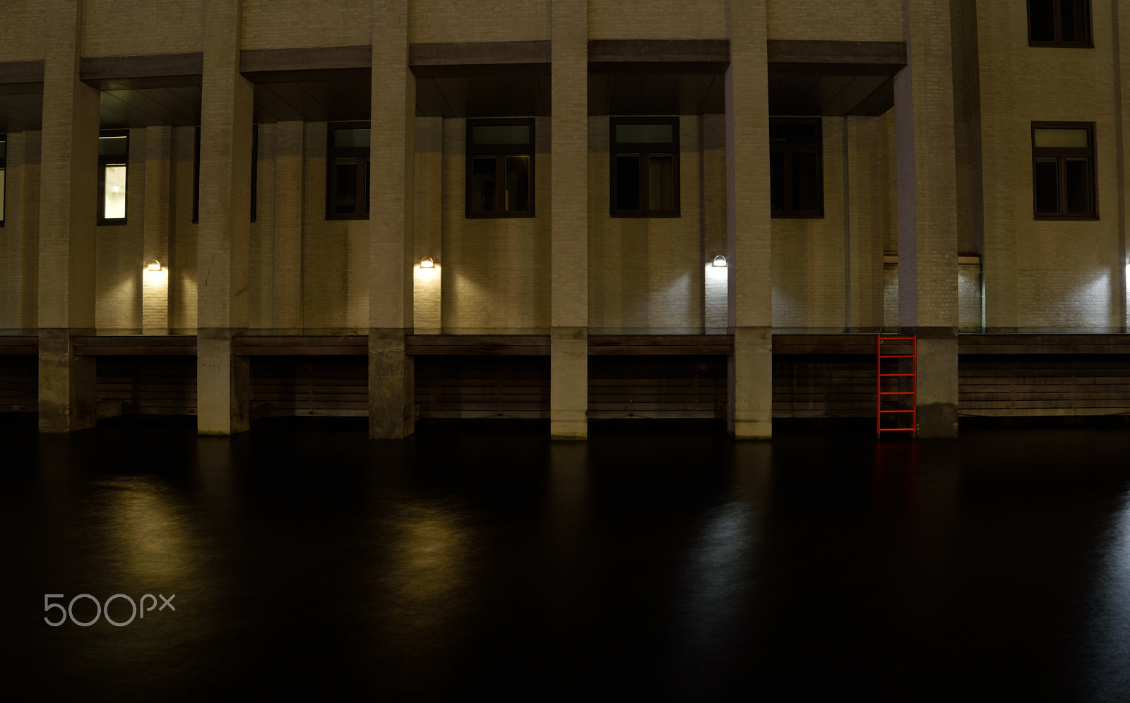 Samyang 14mm F2.8 ED AS IF UMC sample photo. Red stairs photography