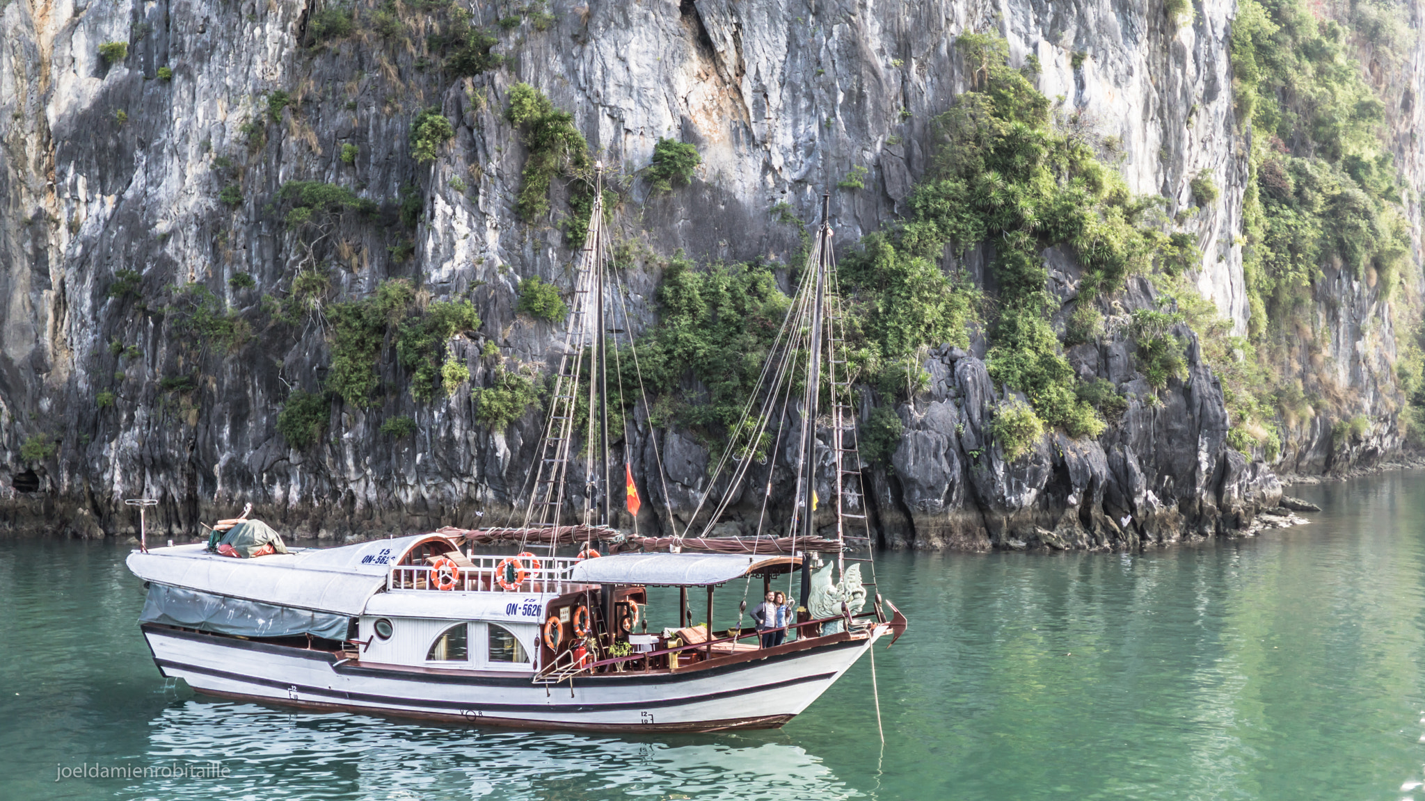 E 32mm F1.8 sample photo. Private cruise photography