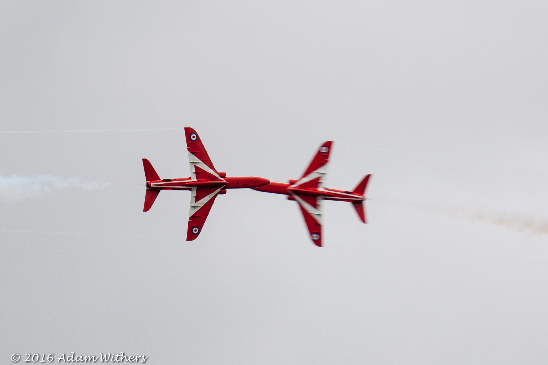 Canon EF 100-400mm F4.5-5.6L IS USM sample photo. Red arrows display team photography