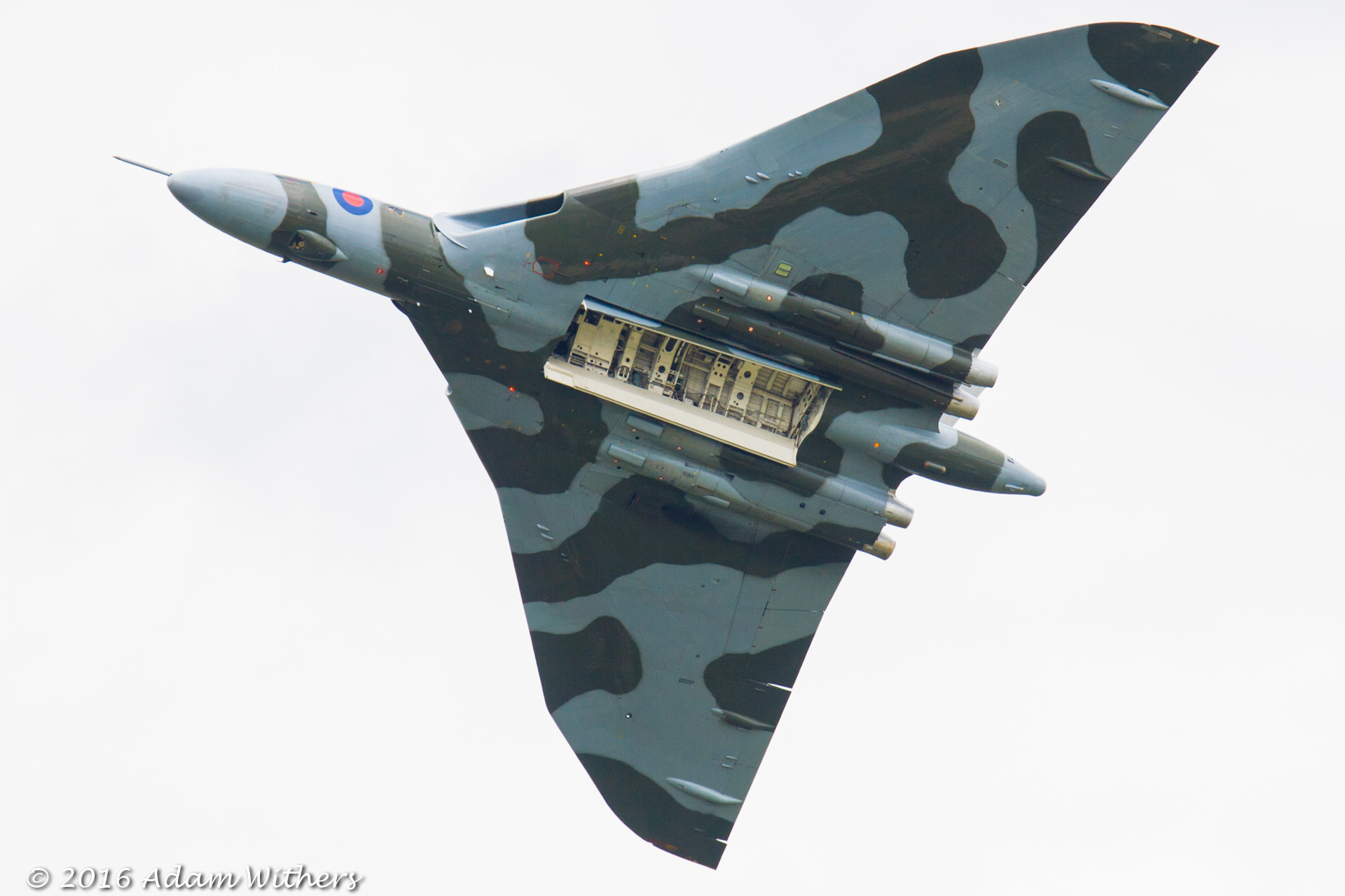 Canon EF 100-400mm F4.5-5.6L IS USM sample photo. Avro 698 vulcan b2 photography