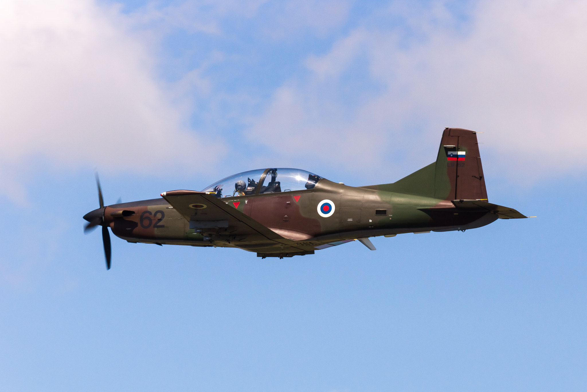 Sony 70-300mm F4.5-5.6 G SSM sample photo. Pilatus pc-9 photography