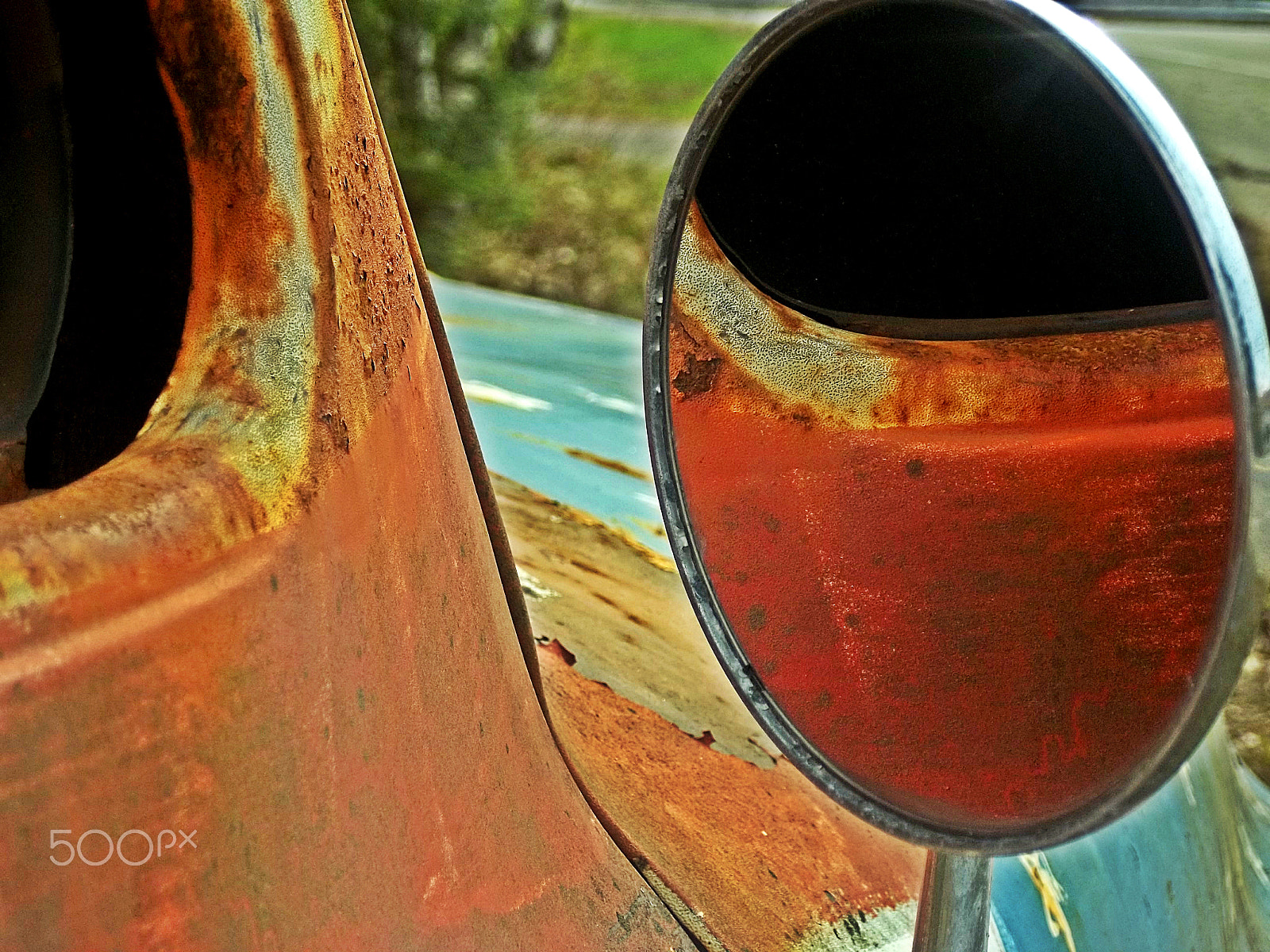 Kodak EASYSHARE M575 DIGITAL CAMERA sample photo. Mirror on 1950's ford truck photography