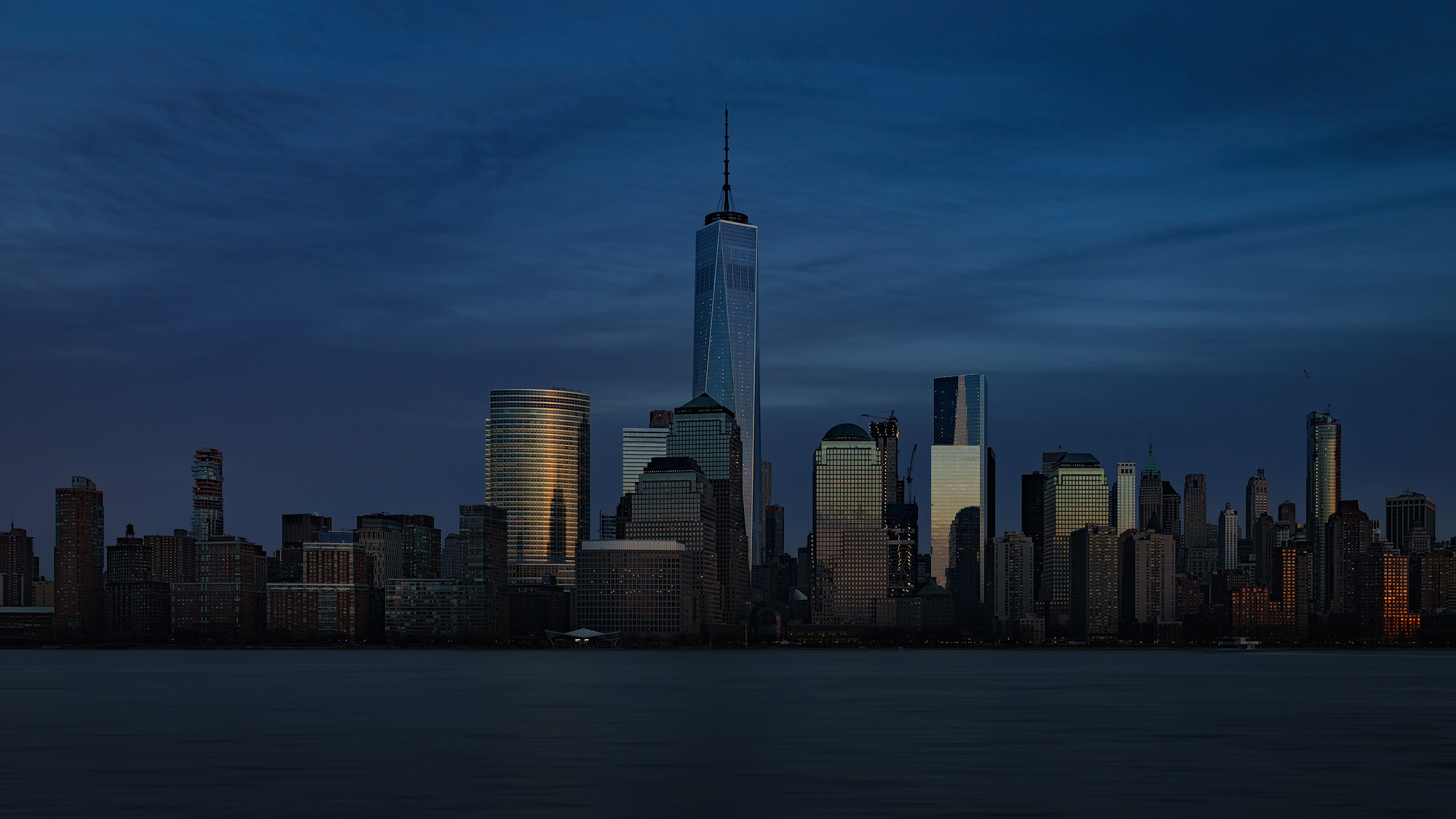 E 35mm F2 sample photo. Soft light on manhattan photography