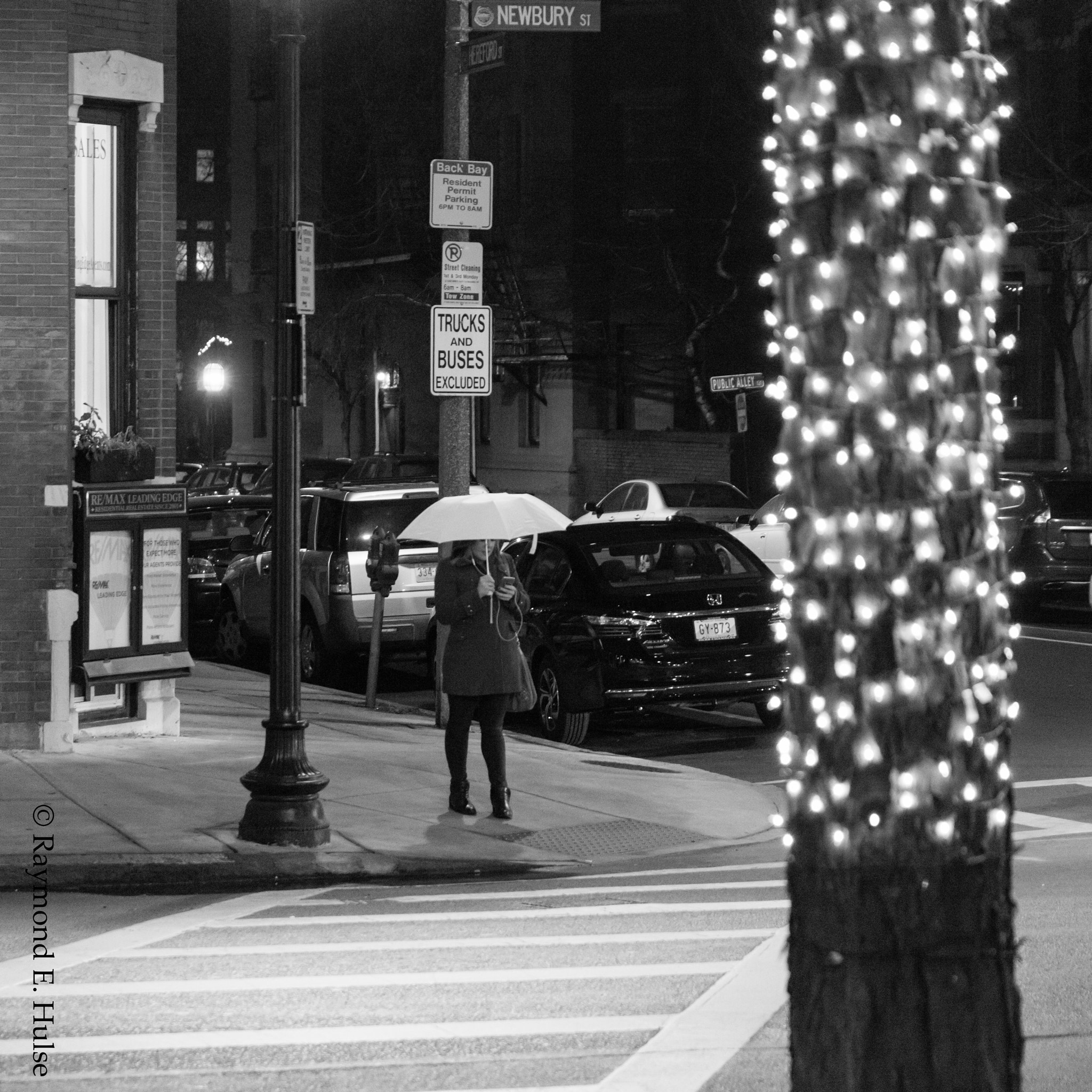 Sigma 24-105mm f/4 DG OS HSM | A sample photo. Lighted pole photography