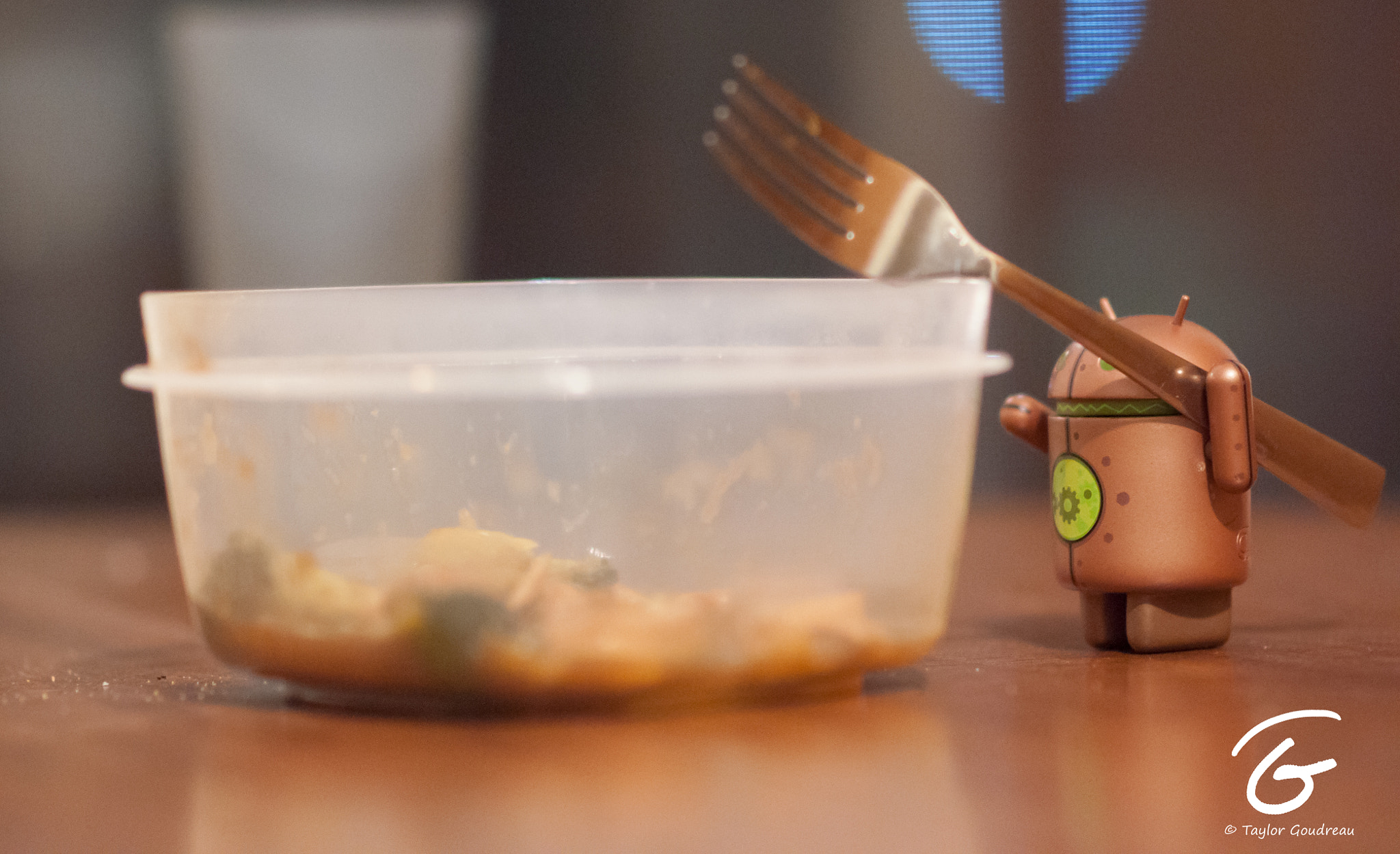 Nikon D90 + Sigma 85mm F1.4 EX DG HSM sample photo. Android is hungry! photography