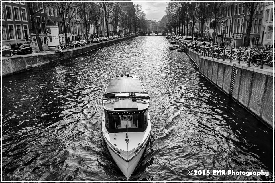 Sigma 17-35mm f/2.8-4 EX DG Aspherical HSM sample photo. Amsterdam and the boat photography