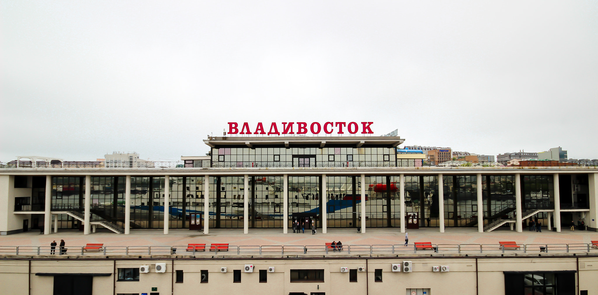 Canon EOS 600D (Rebel EOS T3i / EOS Kiss X5) sample photo. Vladivostok, international terminal photography