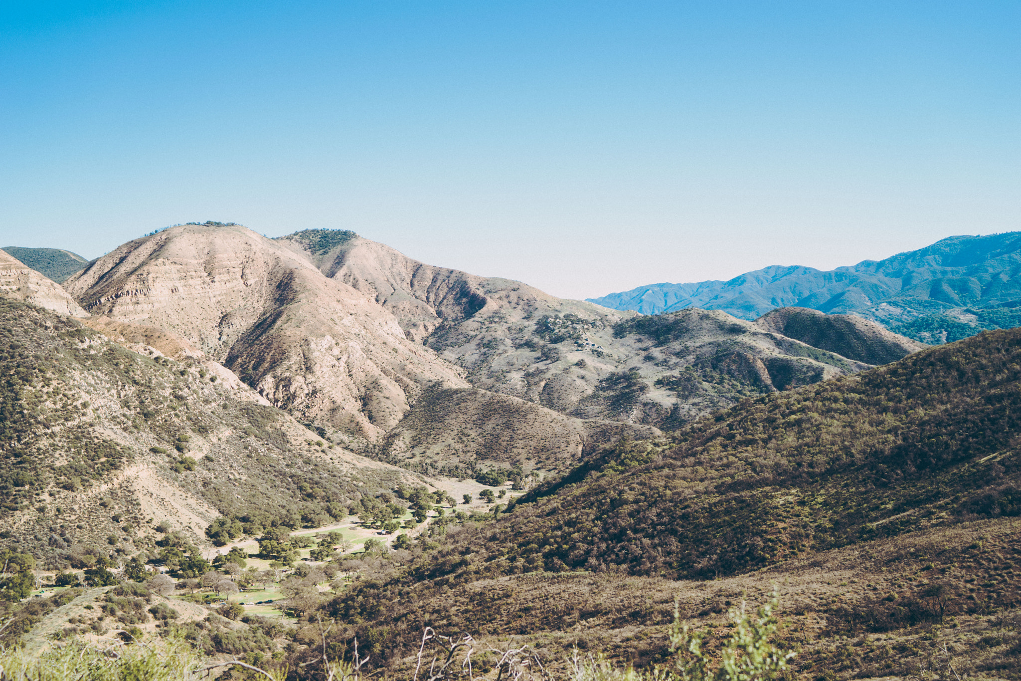 Sony a7 + FE 35mm F0 ZA sample photo. The valley photography