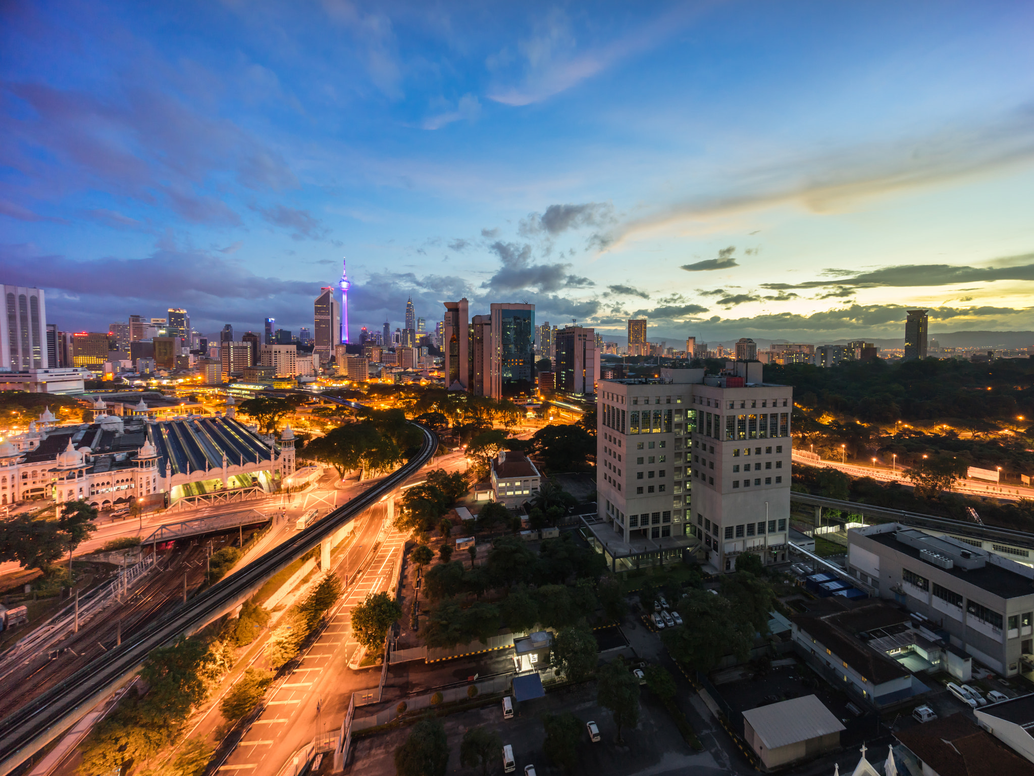 Sony a7R + Sony E 10-18mm F4 OSS sample photo. When the blue hour meet the yellow sun photography