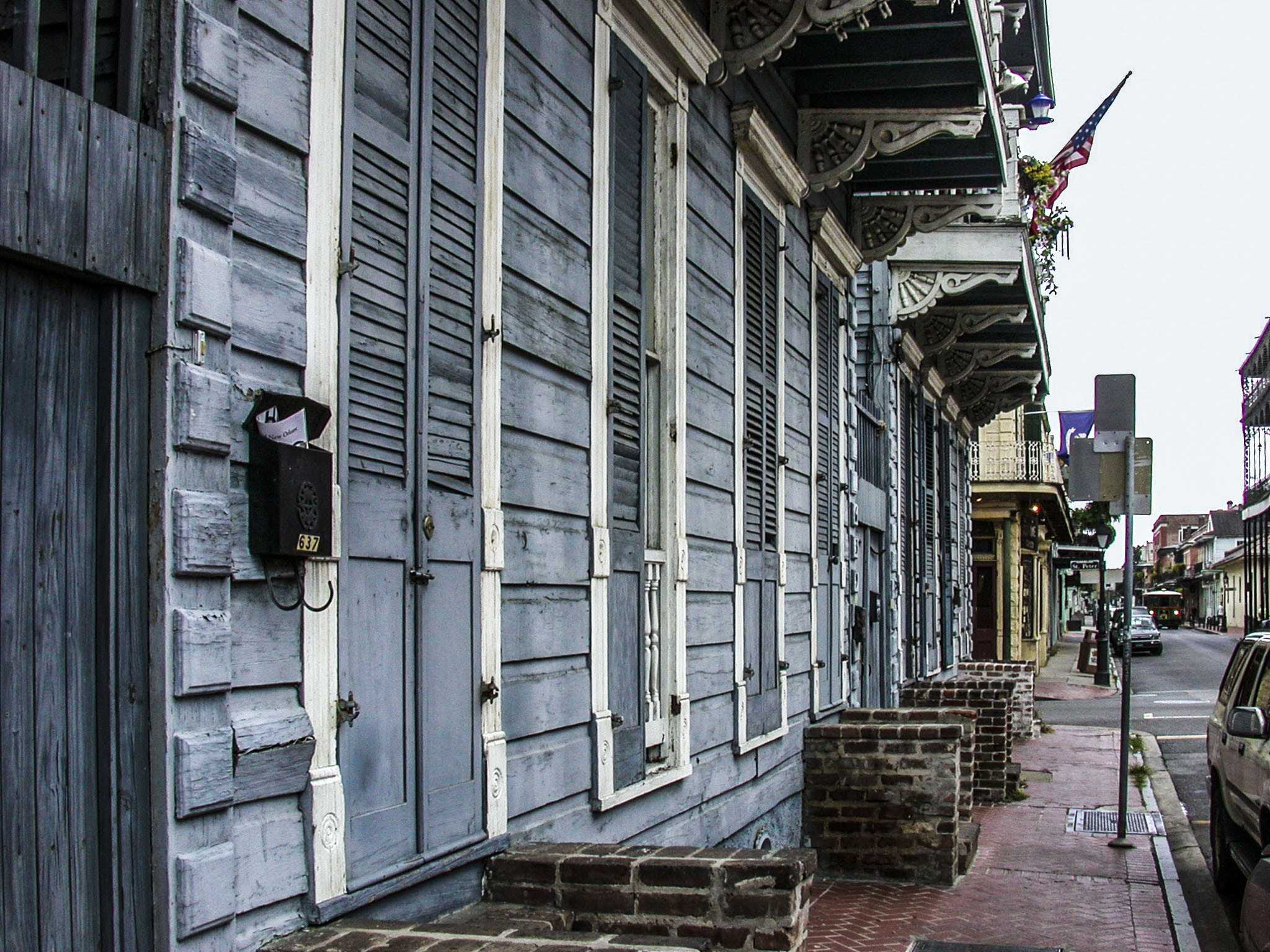 Nikon E995 sample photo. Shotgun houses, new orleans photography