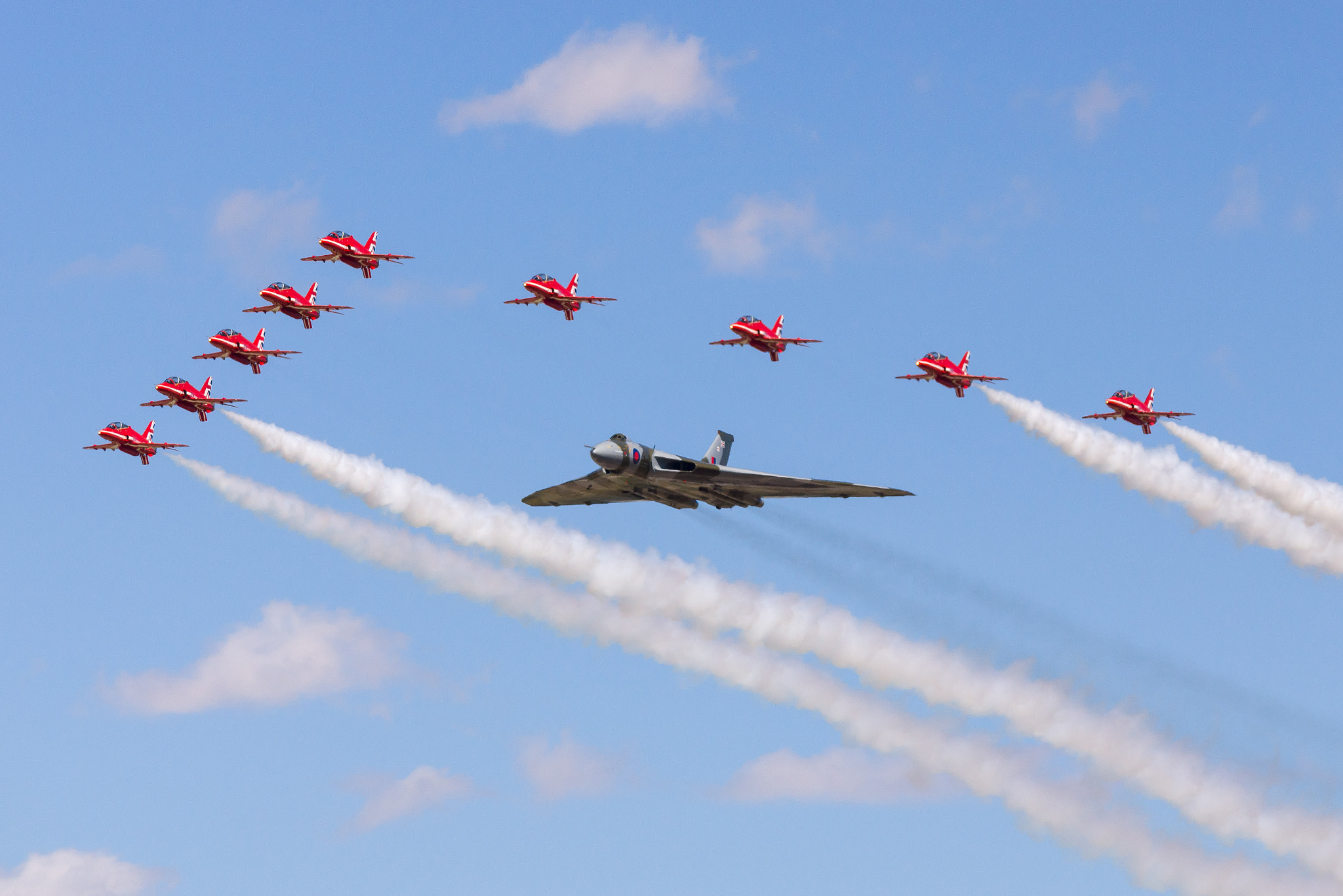 Sony 70-300mm F4.5-5.6 G SSM sample photo. Saluting a vulcan photography