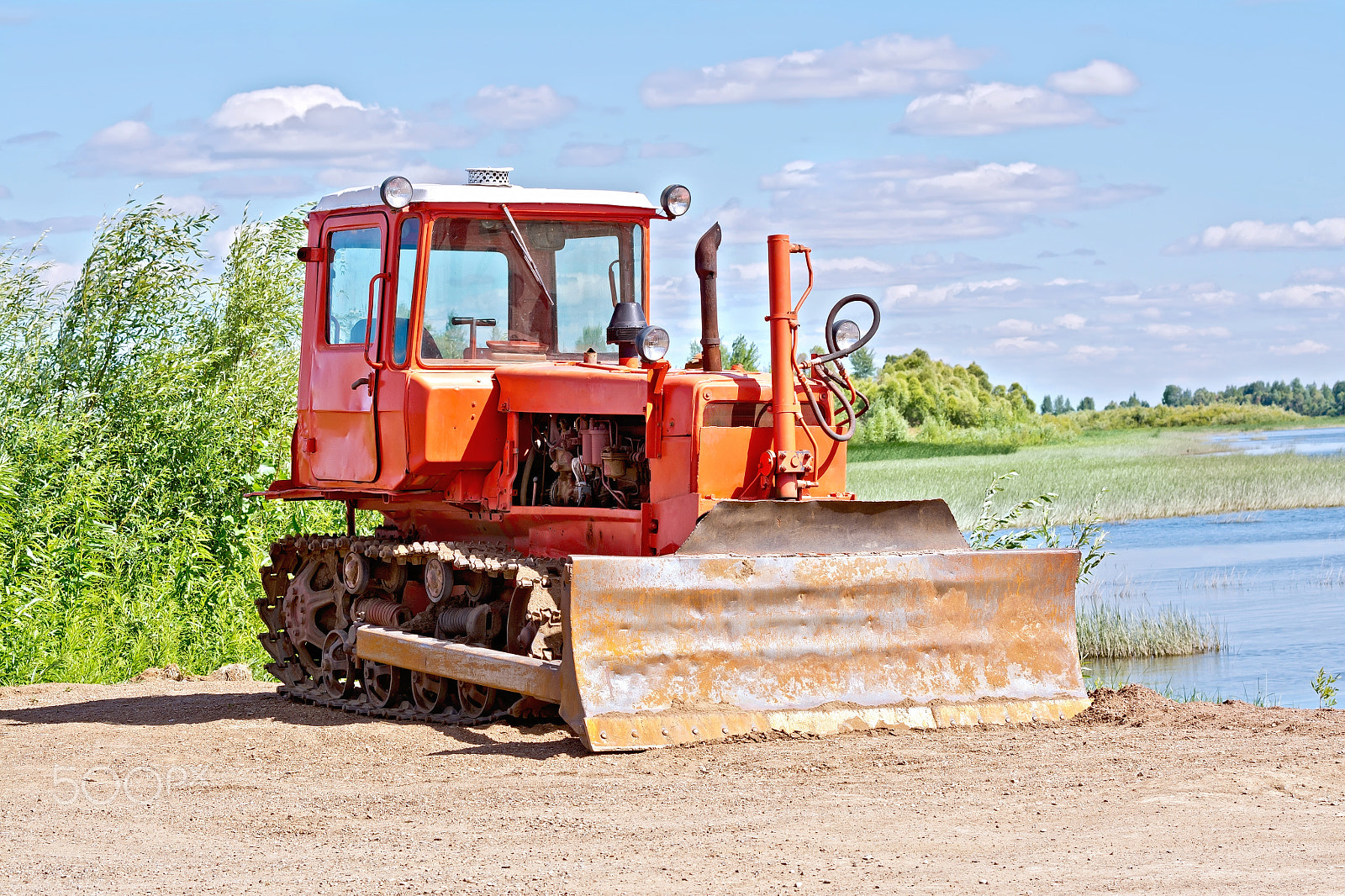 Nikon D7100 + Sigma 70-300mm F4-5.6 DG OS sample photo. Bulldozer red photography