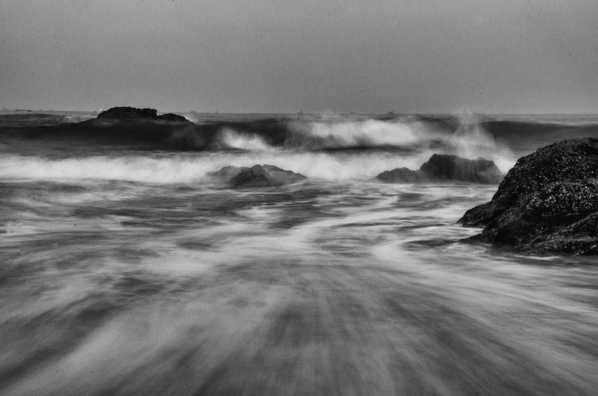 Sigma 18-125mm F3.8-5.6 DC OS HSM sample photo. Waves photography
