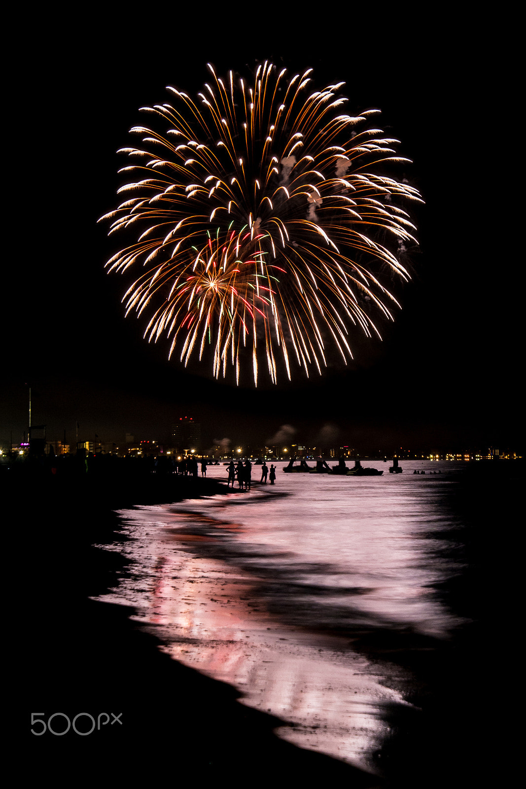 Samsung NX1100 + Samsung NX 18-200mm F3.5-6.3 ED OIS sample photo. Firework photography