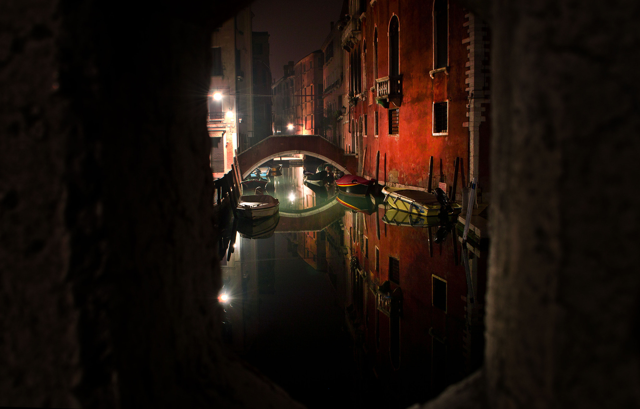 IX-Nikkor 24-70mm f/3.5-5.6 sample photo. Riflessi notturni photography