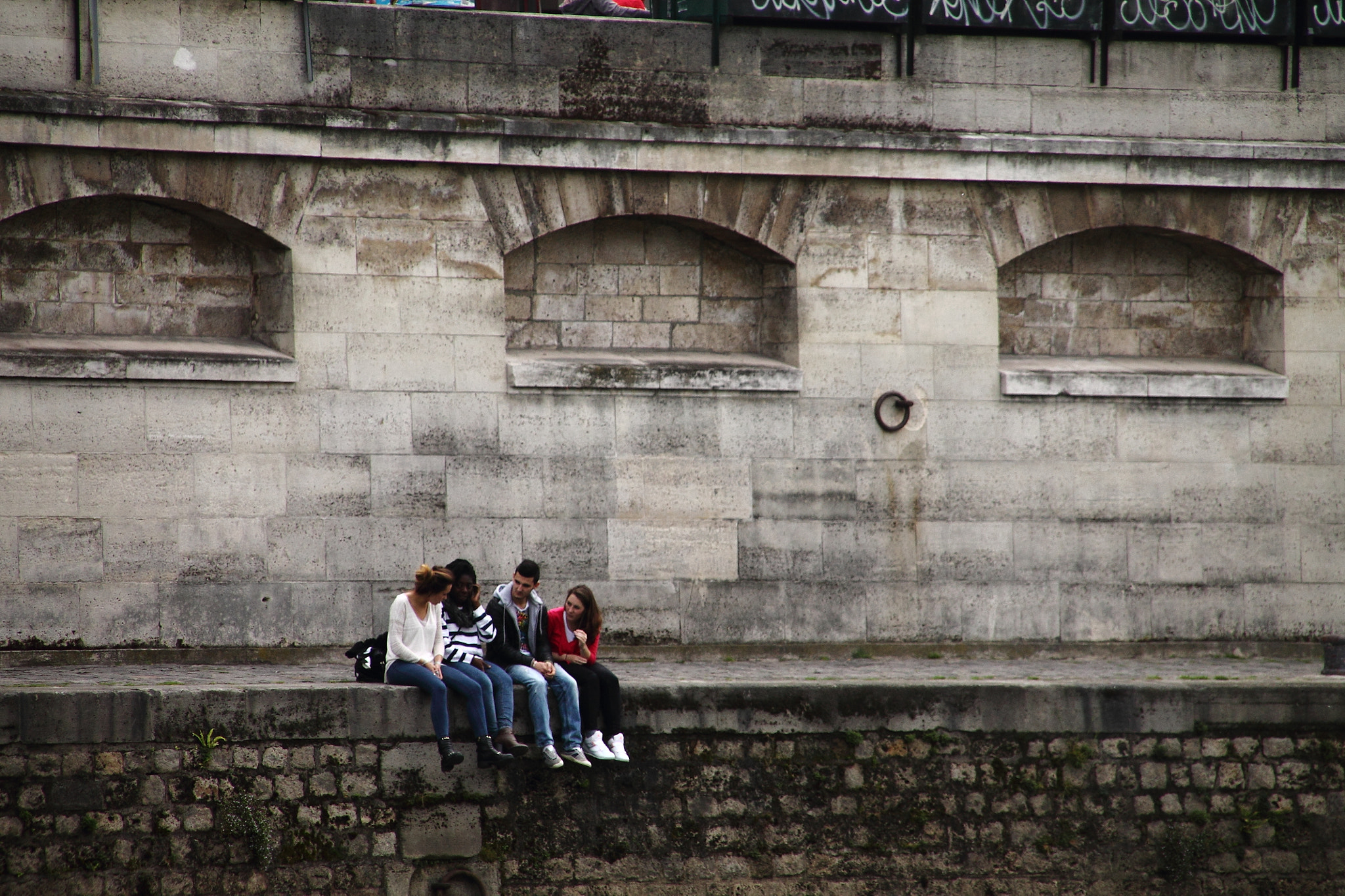 Sigma 18-200mm f/3.5-6.3 DC OS sample photo. Friends in paris photography
