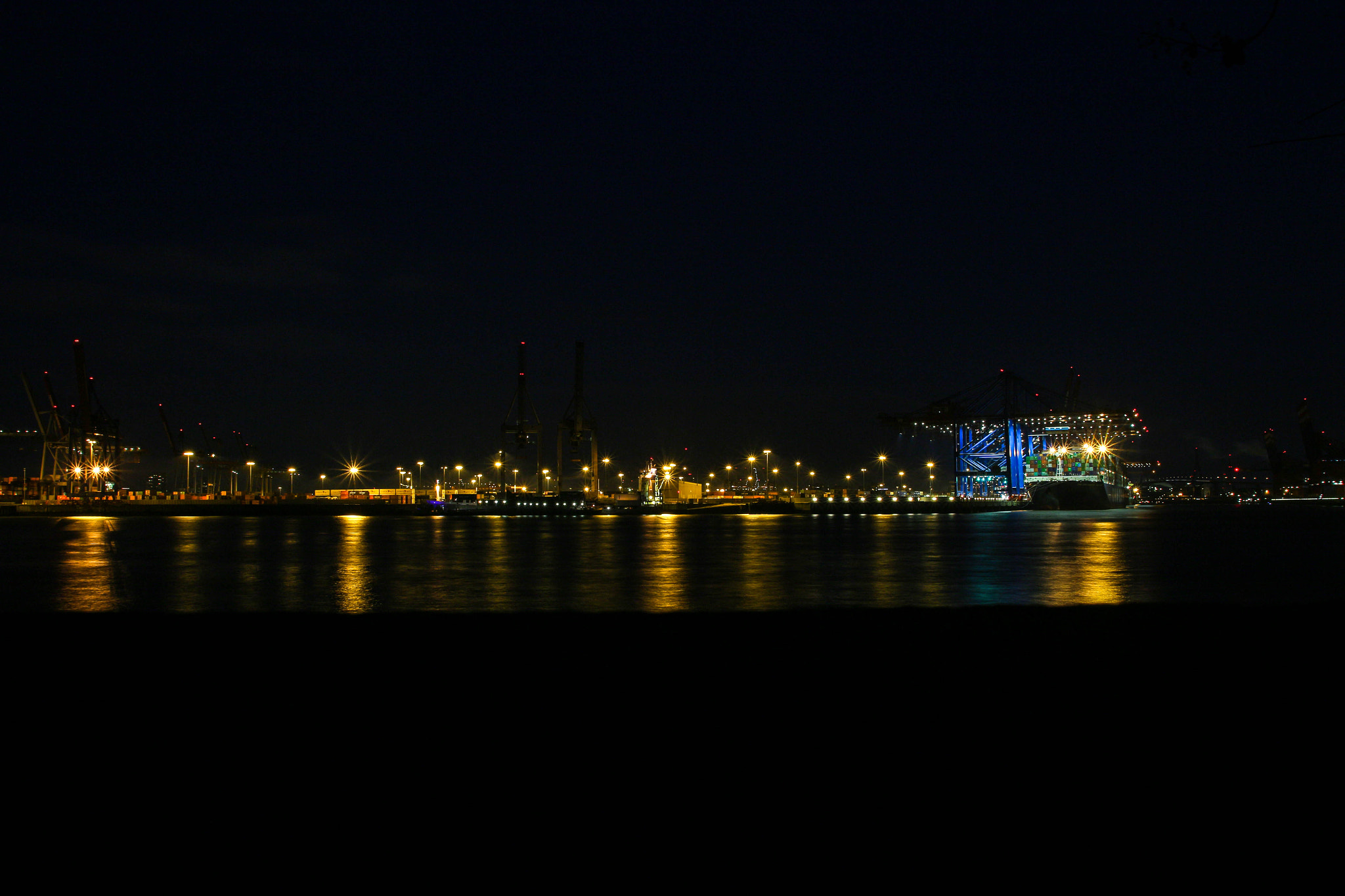 Canon EOS 100D (EOS Rebel SL1 / EOS Kiss X7) + Canon EF 17-35mm f/2.8L sample photo. Container terminal photography