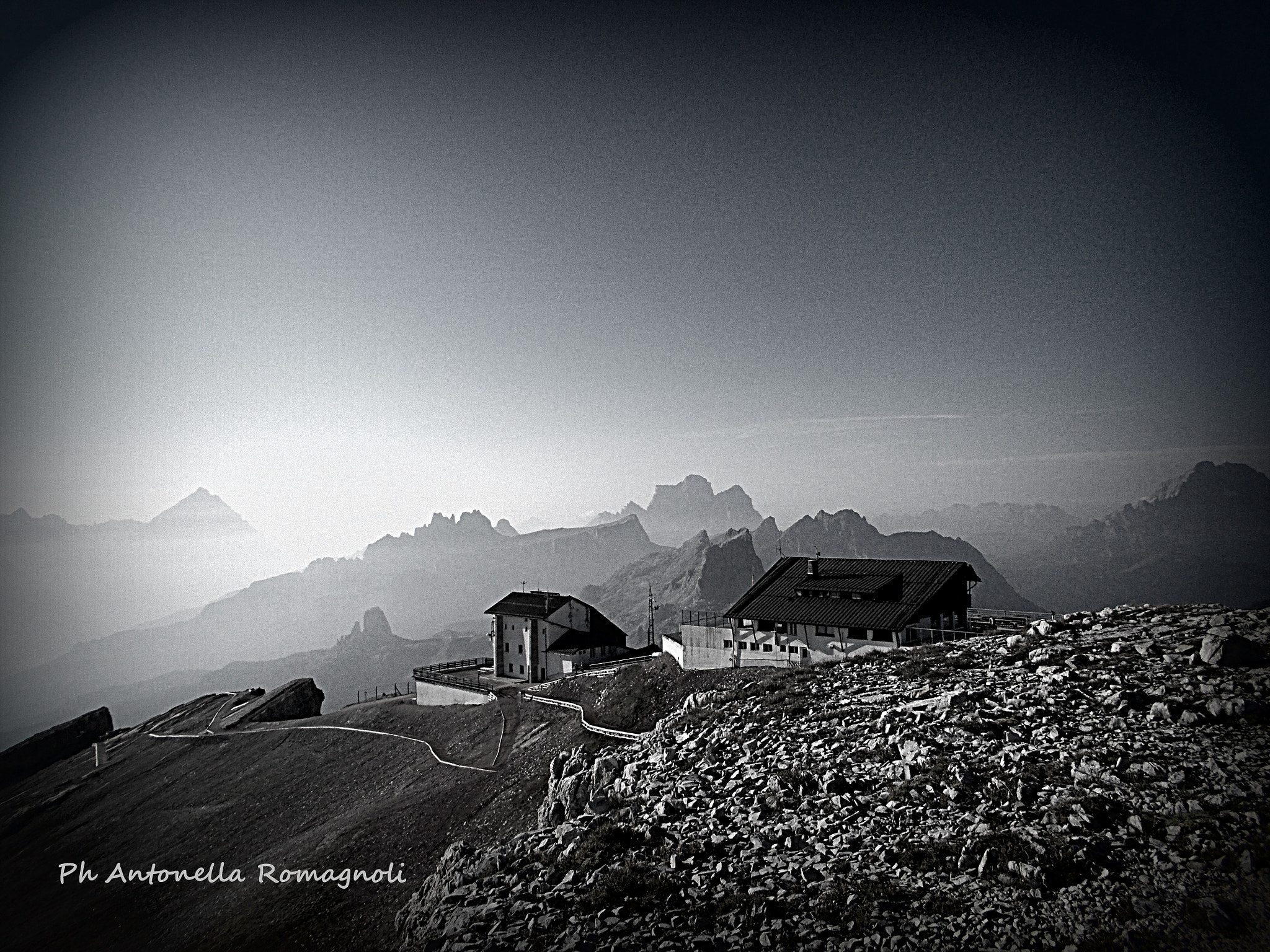 Nikon Coolpix L26 sample photo. Rifugio lagazuoi photography