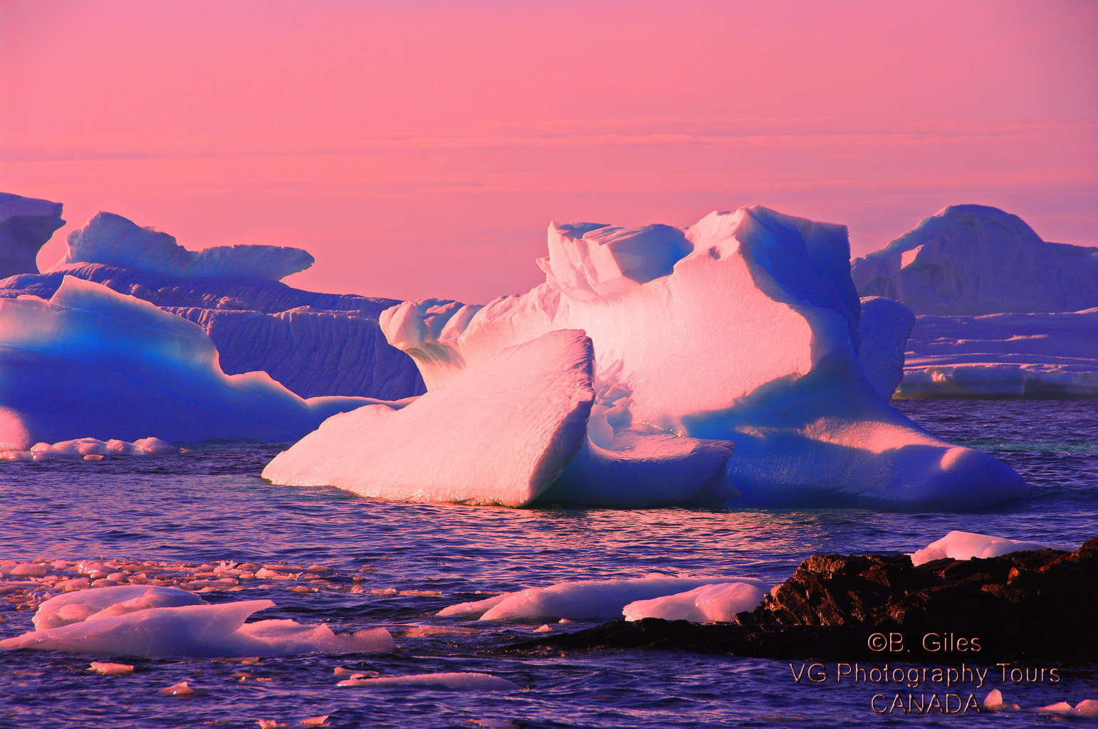 Pentax K20D sample photo. Sun set bergs photography