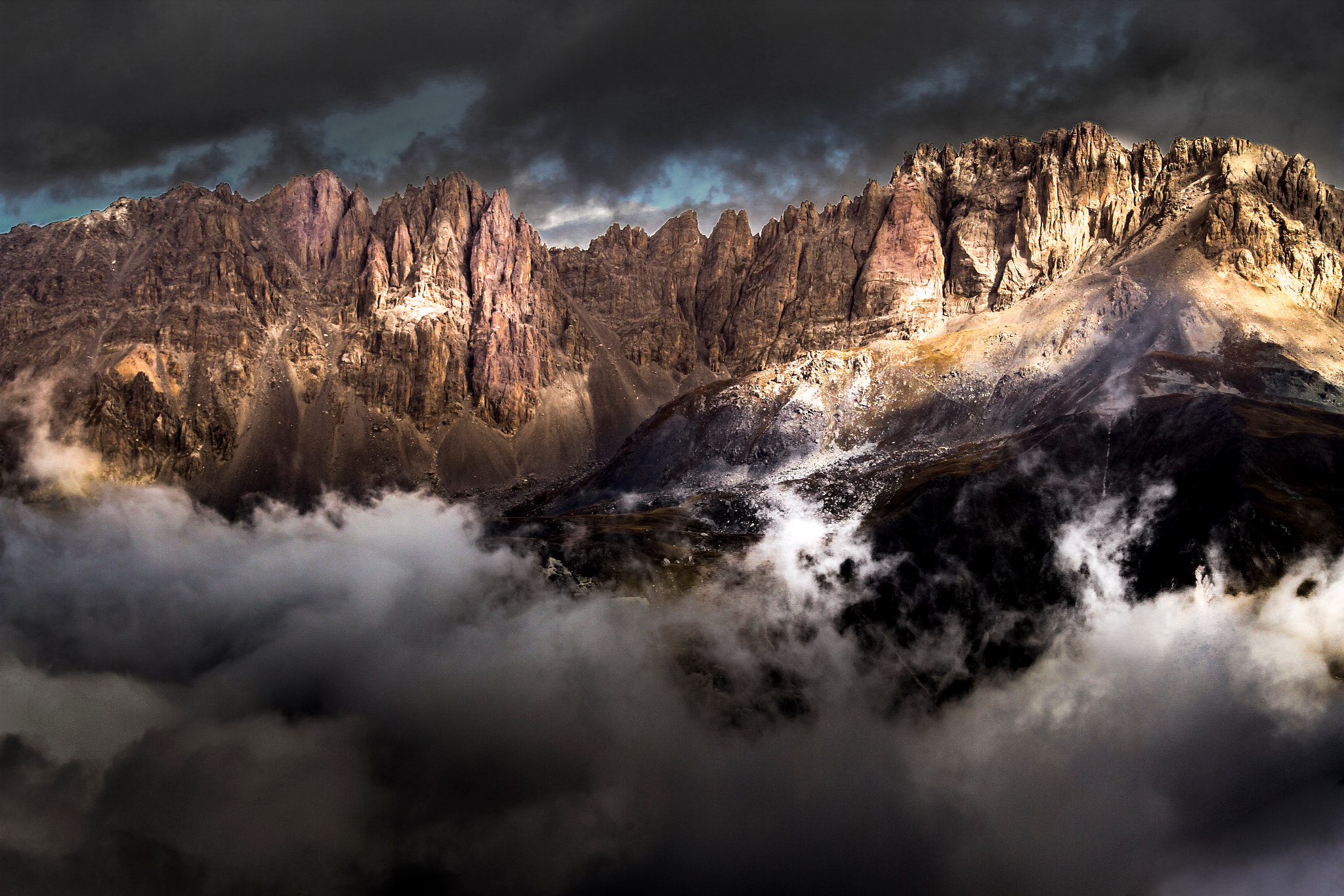 Sigma 70-300mm F4-5.6 APO DG Macro sample photo. In the meanders of a rock cathedral photography