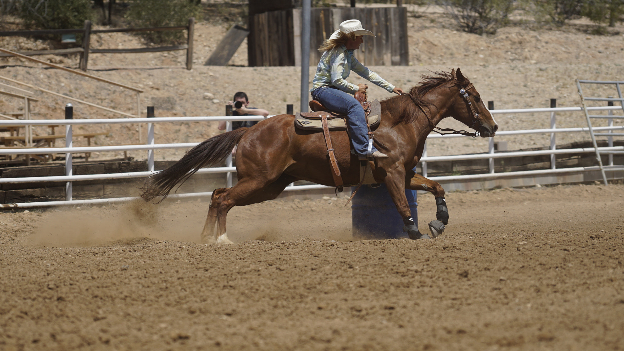 Sony a6000 + Sony FE 70-200mm F4 G OSS sample photo. Barrel racing photography