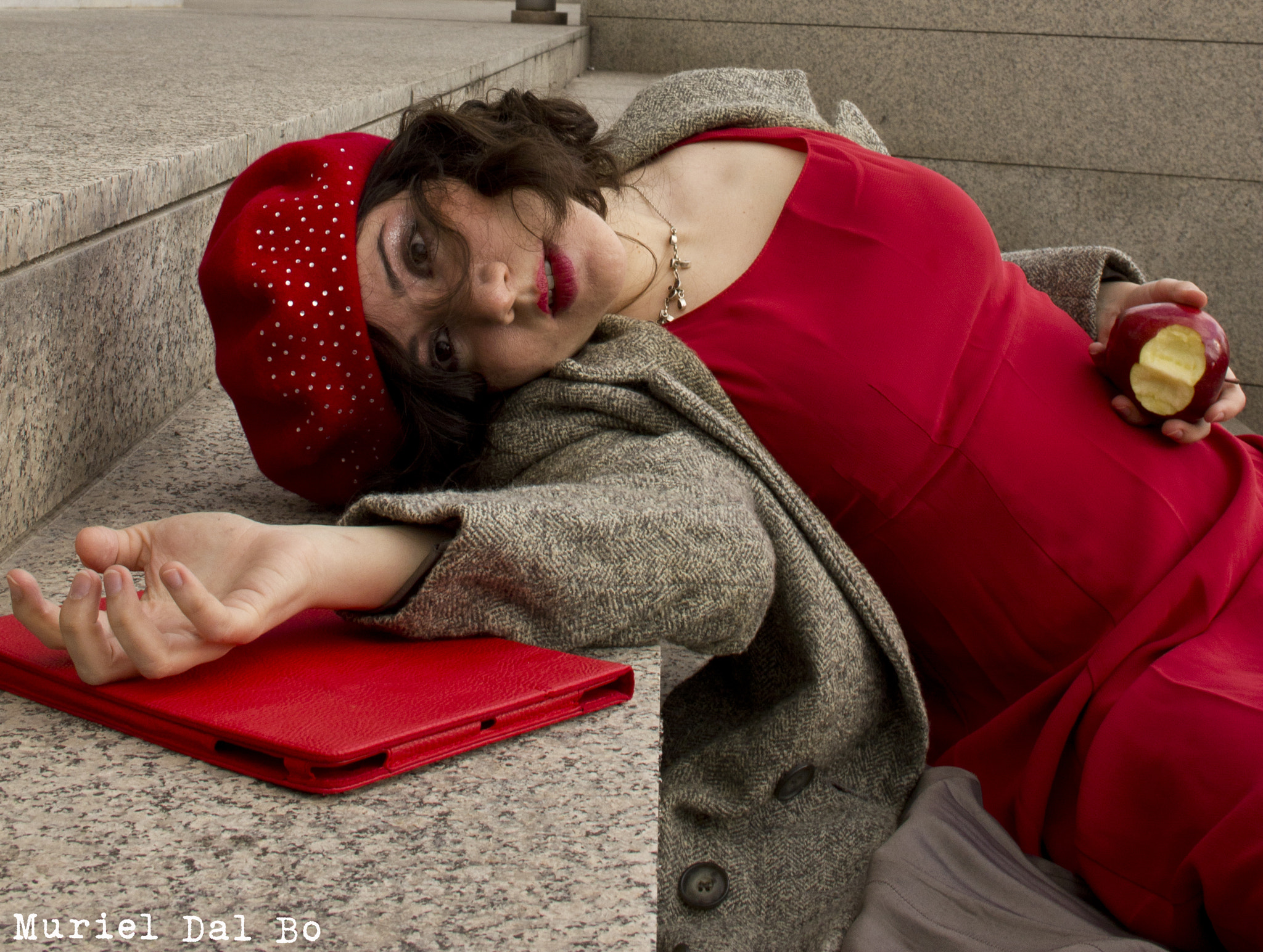 Canon EF-S 18-55mm F3.5-5.6 sample photo. What happened to snowhite in the big apple? photography