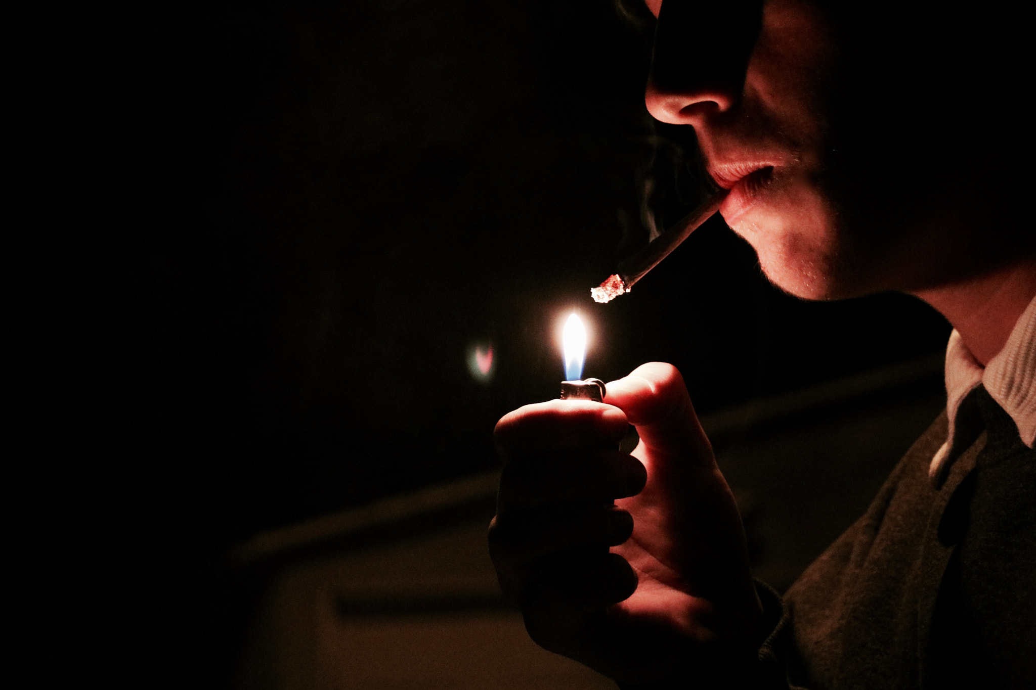 Sigma 18-125mm F3.8-5.6 DC OS HSM sample photo. Lets smoke photography