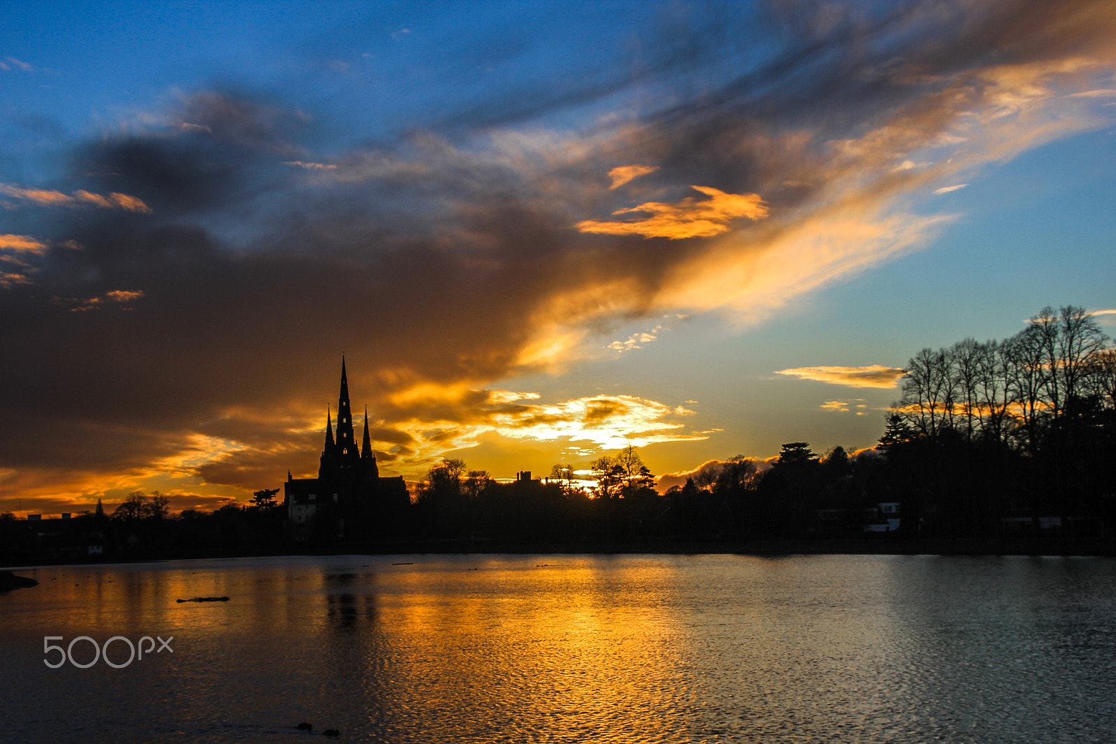 Canon EOS 550D (EOS Rebel T2i / EOS Kiss X4) + Tamron AF 18-250mm F3.5-6.3 Di II LD Aspherical (IF) Macro sample photo. Lichfield cathdral sunset photography