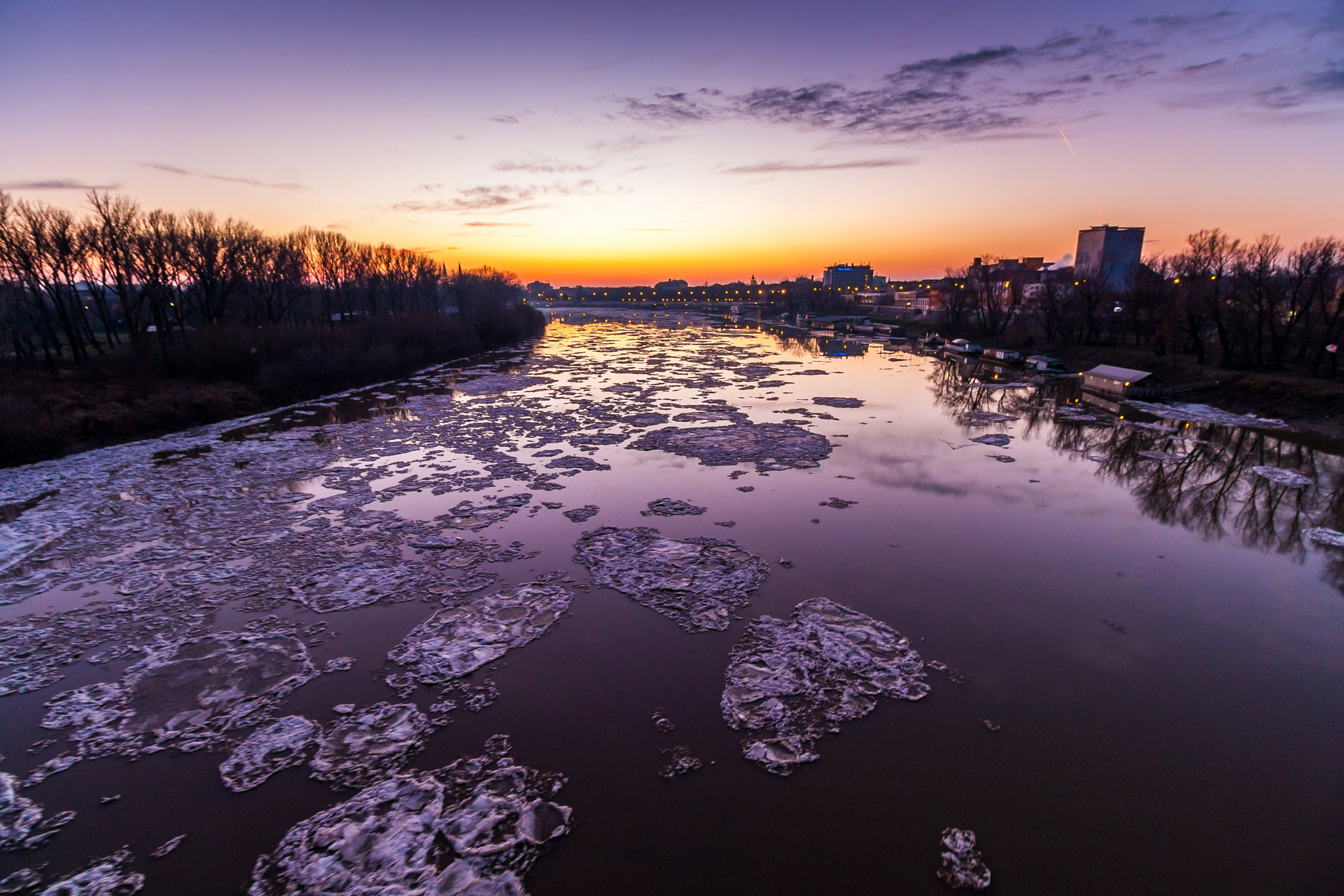 Canon EOS 40D + Canon EF-S 10-18mm F4.5–5.6 IS STM sample photo. Cold as ice... photography