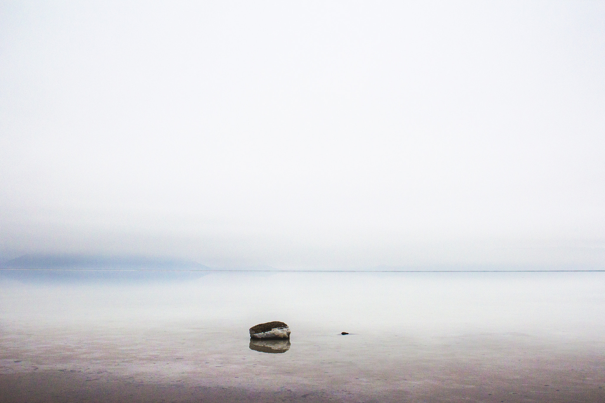 Canon EOS 600D (Rebel EOS T3i / EOS Kiss X5) + Canon EF 24mm F2.8 IS USM sample photo. Rock at the salt flats photography