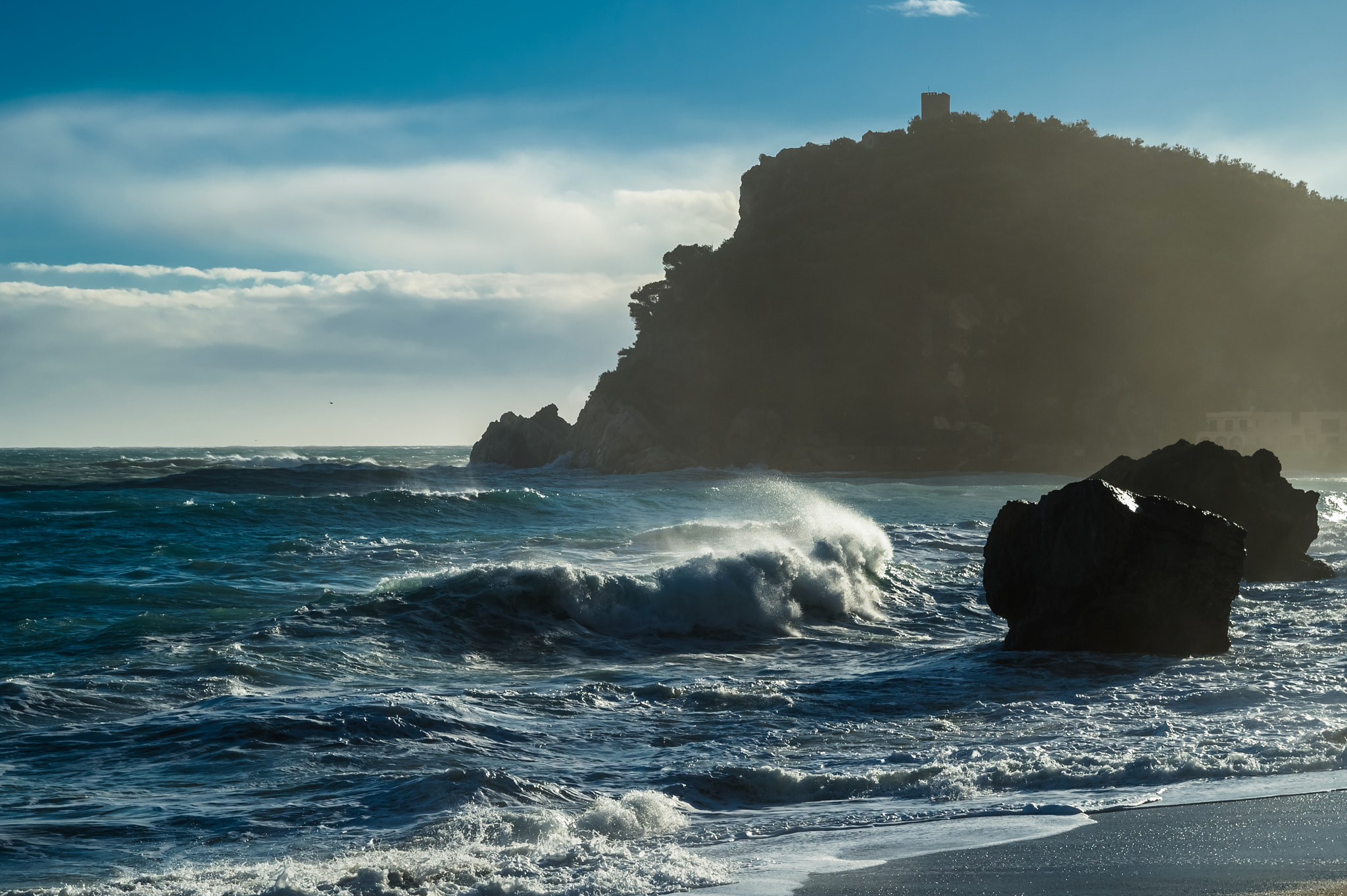 Nikon AF Nikkor 24-85mm F2.8-4D IF sample photo. Varigotti - mareggiata photography