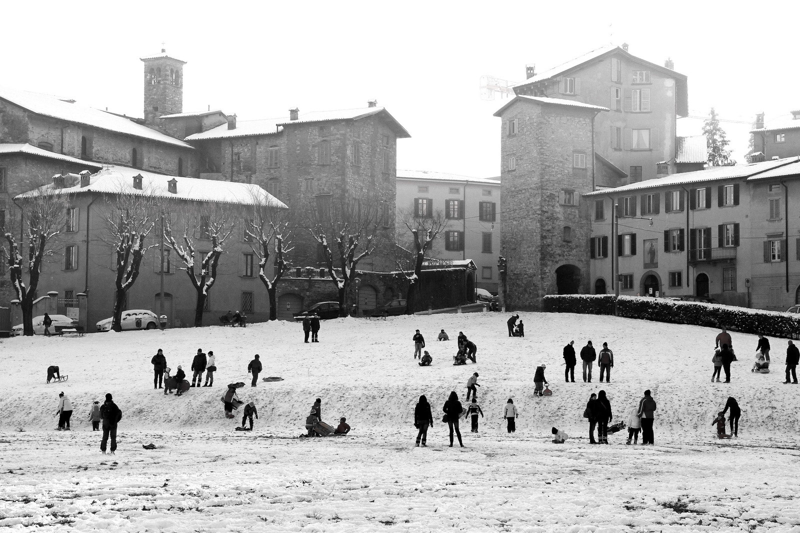 Canon EF-S 18-200mm F3.5-5.6 IS sample photo. Giochi sulla neve photography