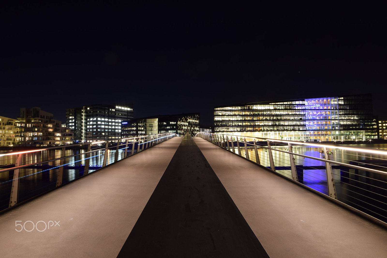 Samyang 14mm F2.8 ED AS IF UMC sample photo. Bryggebroen edited photography