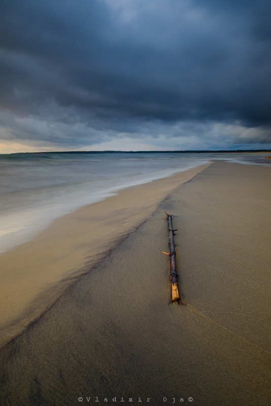 Nikon D800 + Nikon PC-E Nikkor 24mm F3.5D ED Tilt-Shift sample photo. Behind the line photography